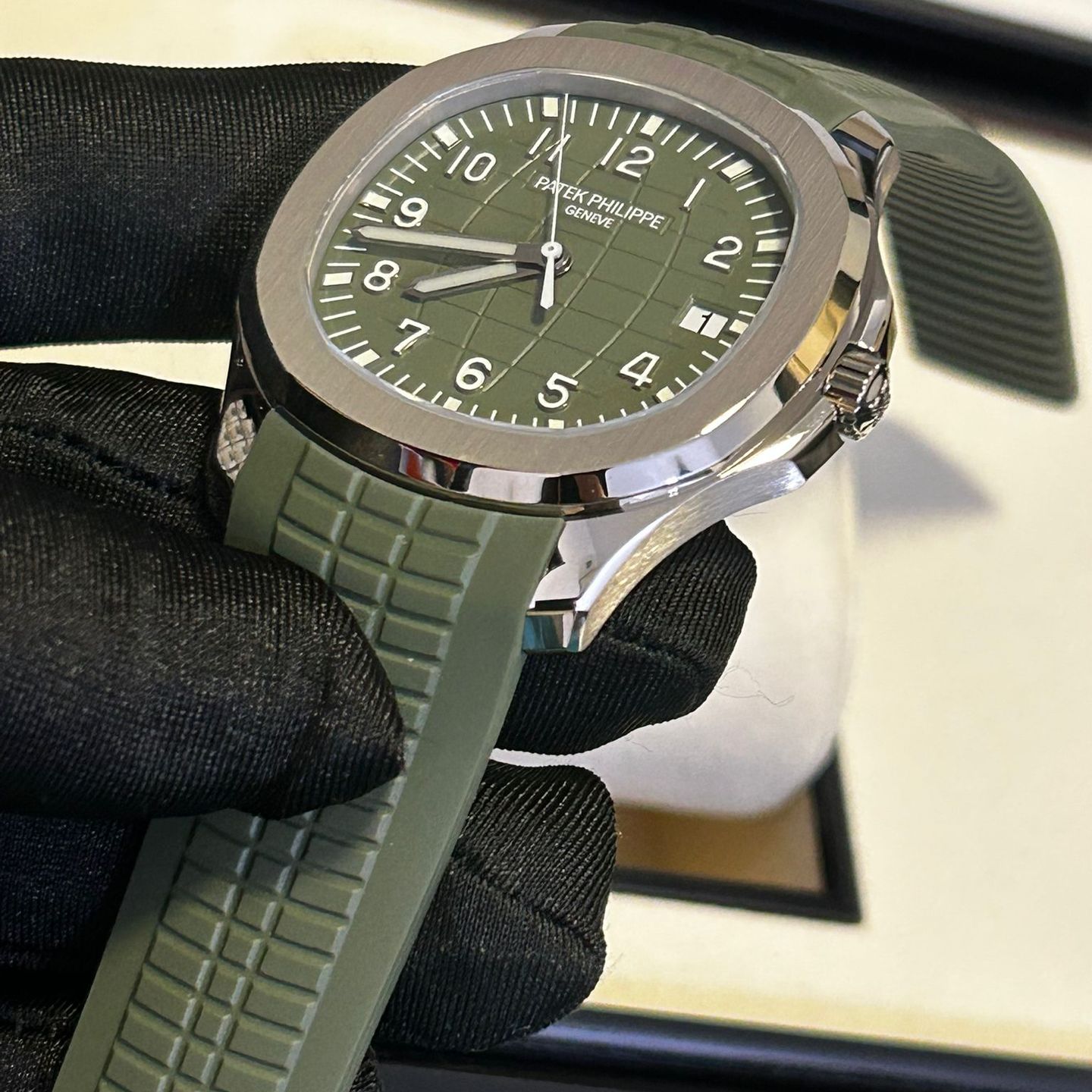 Patek Philippe Aquanaut 5168G-010 (2025) - Groen wijzerplaat 42mm Witgoud (6/8)