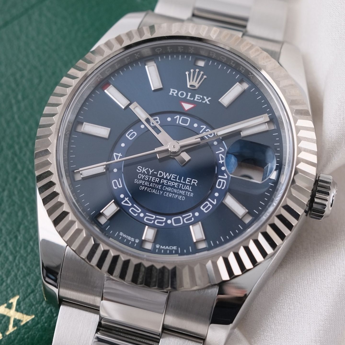 Rolex Sky-Dweller 336934 (2024) - 42 mm Steel case (5/8)