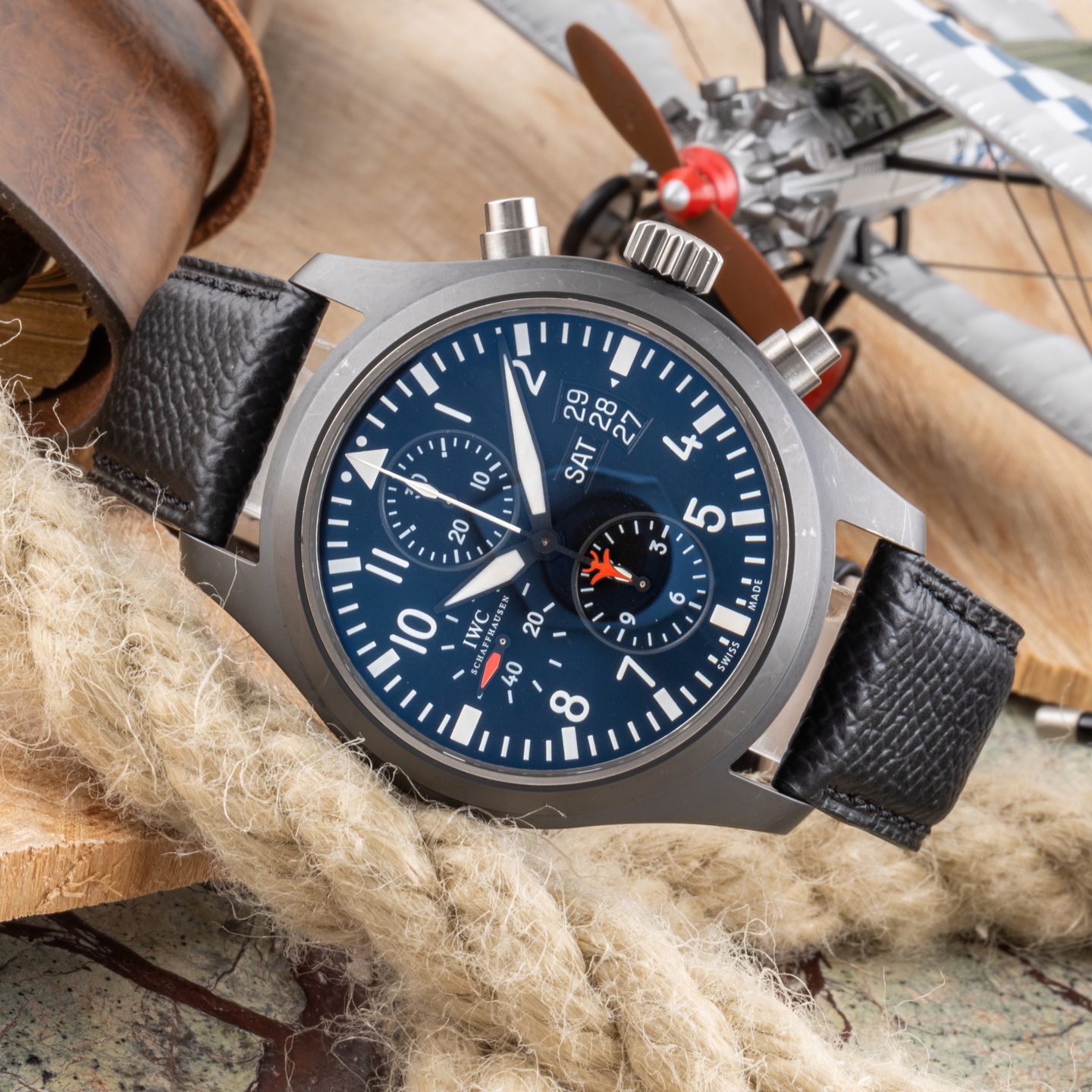 IWC Pilot IW378901 (2016) - Zwart wijzerplaat 44mm Keramiek (2/8)