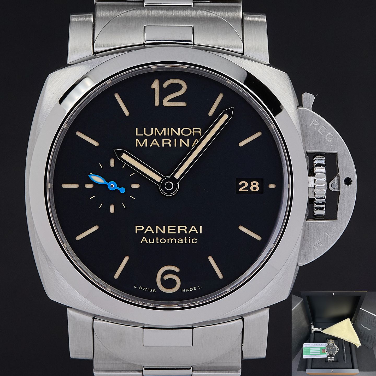 Panerai Luminor Marina 1950 3 Days Automatic PAM00722 (2017) - Black dial 42 mm Steel case (1/8)