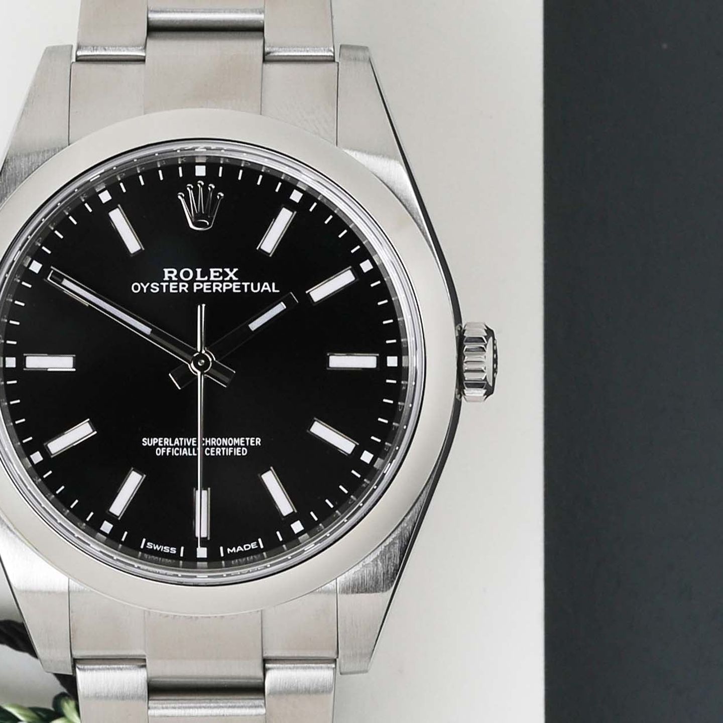 Rolex Oyster Perpetual 39 114300 (2019) - Black dial 39 mm Steel case (4/7)