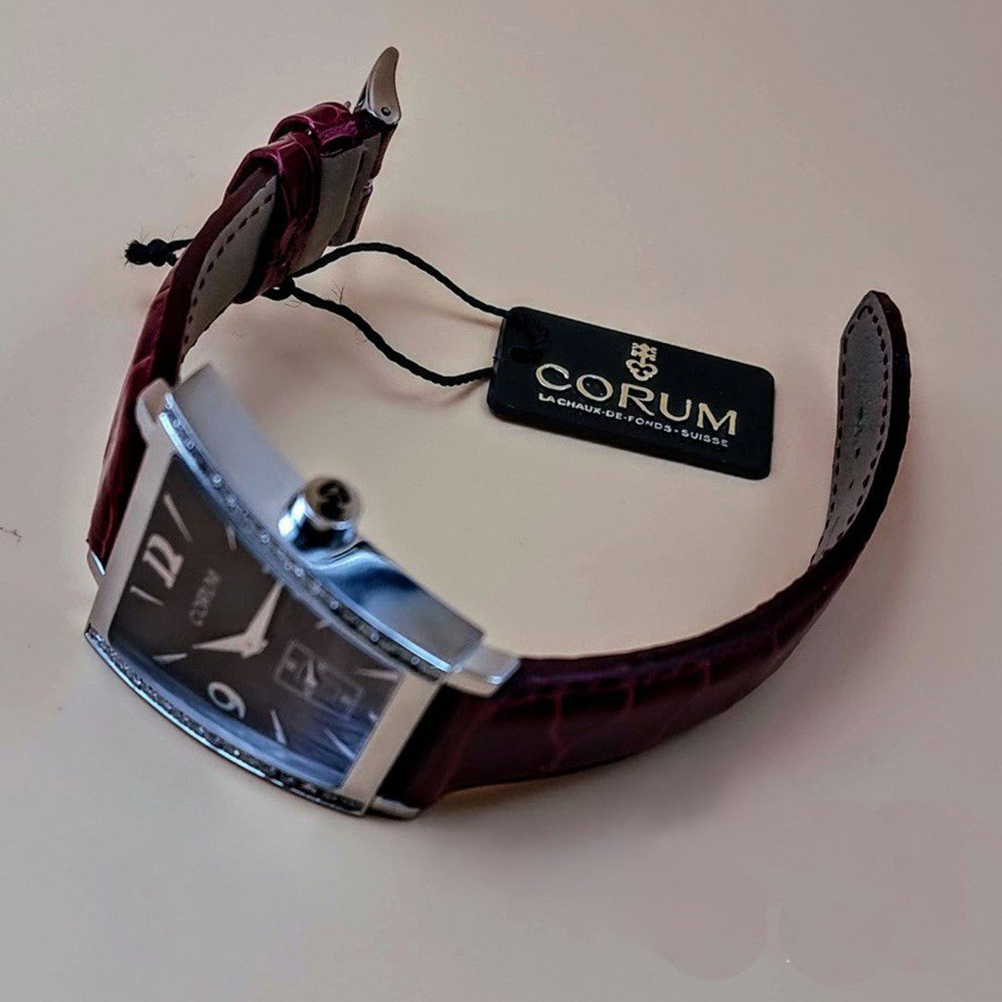 Corum Trapeze 106.406.47/0012 DP51 (2025) - Red dial Unknown Steel case (7/8)