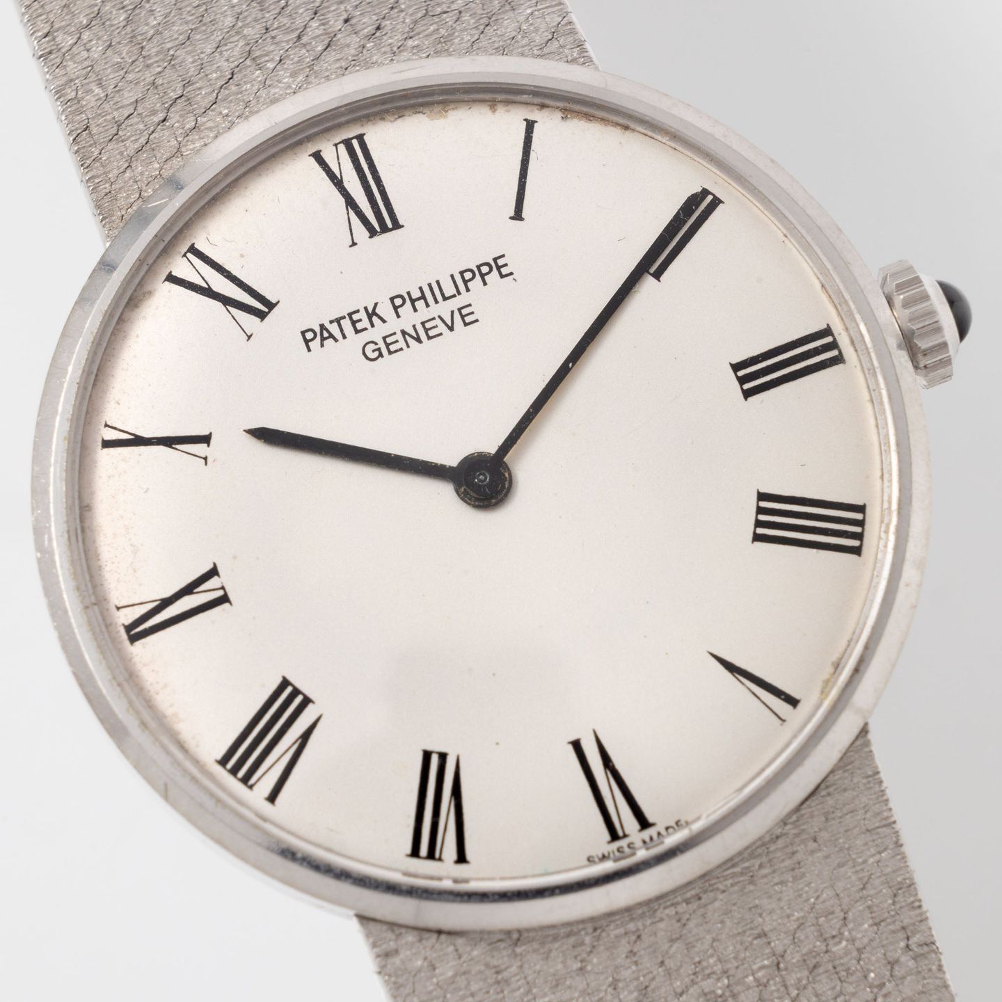 Patek Philippe Calatrava 3513 (1966) - 30mm Witgoud (3/7)
