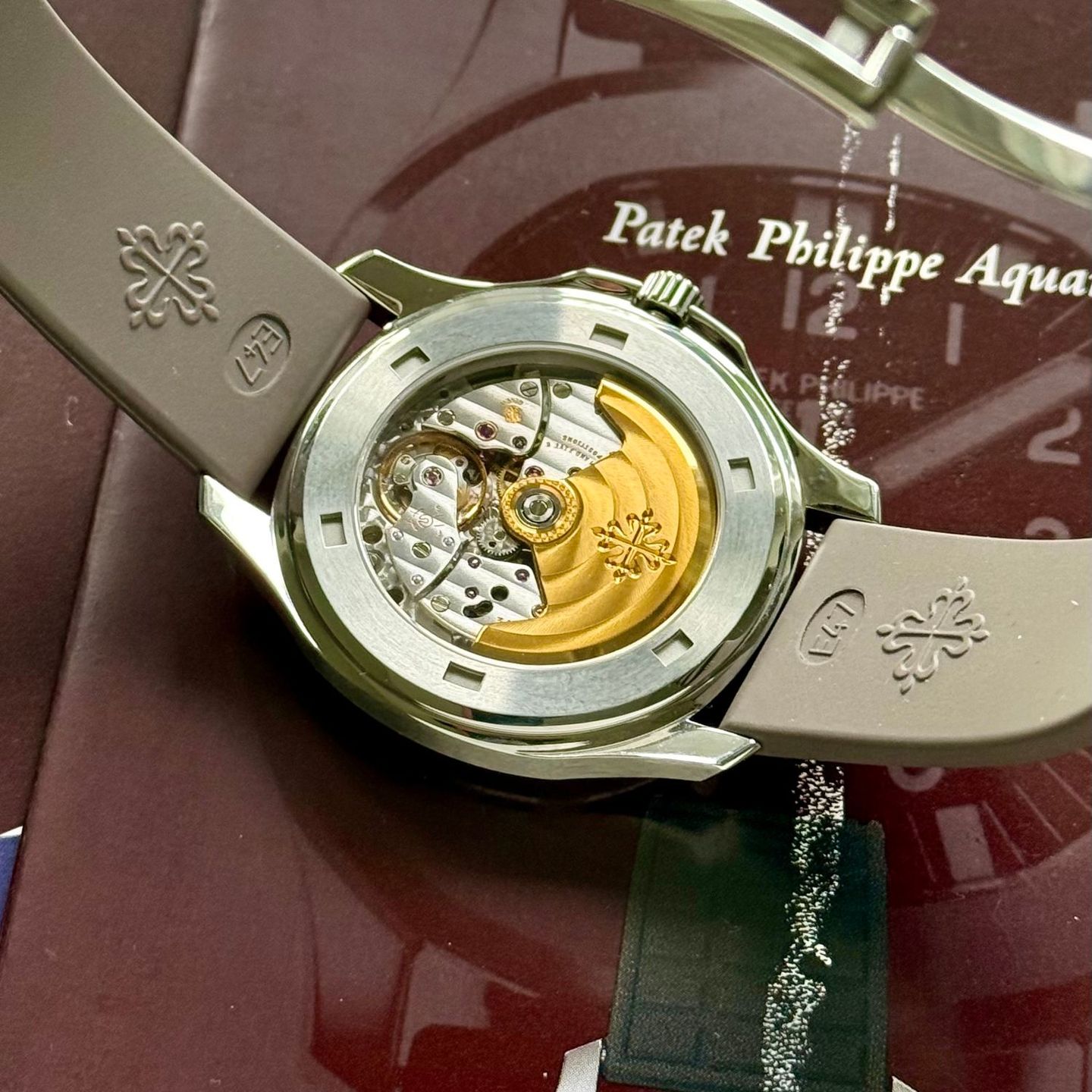 Patek Philippe Aquanaut 5065 - (7/8)