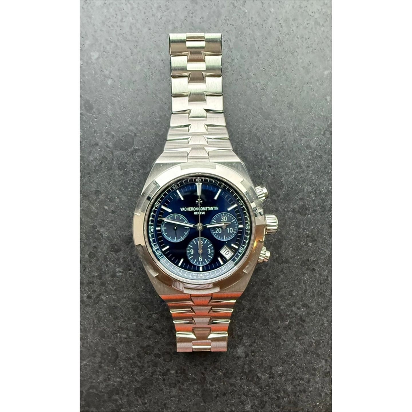 Vacheron Constantin Overseas Chronograph 5500V/110A-B148 (2022) - Blauw wijzerplaat 43mm Staal (1/1)