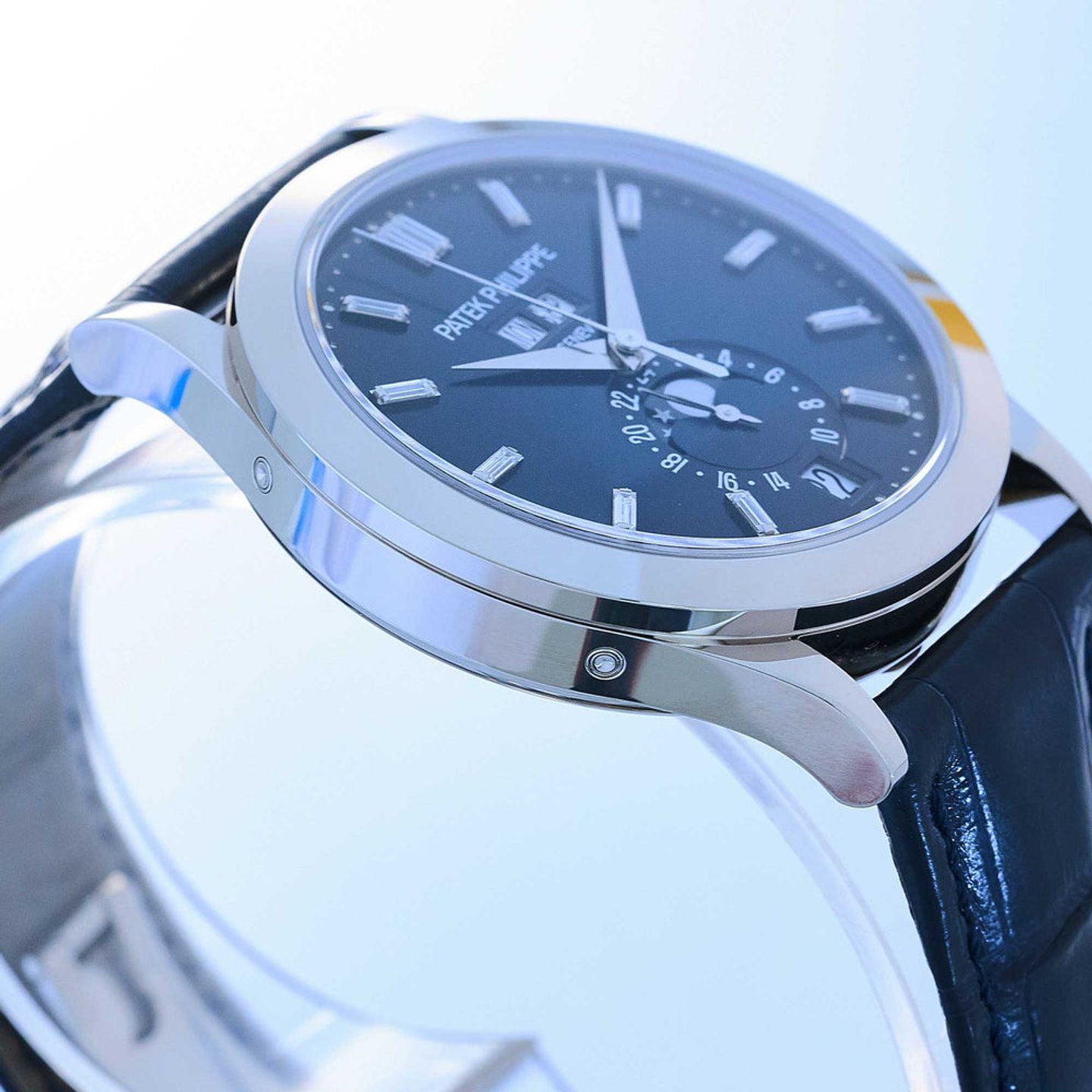 Patek Philippe Annual Calendar 5396G-017 - (5/16)