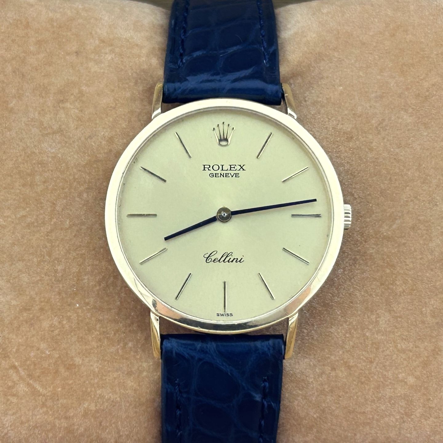Rolex Cellini 4112 (1975) - Champagne dial 32 mm Yellow Gold case (1/8)