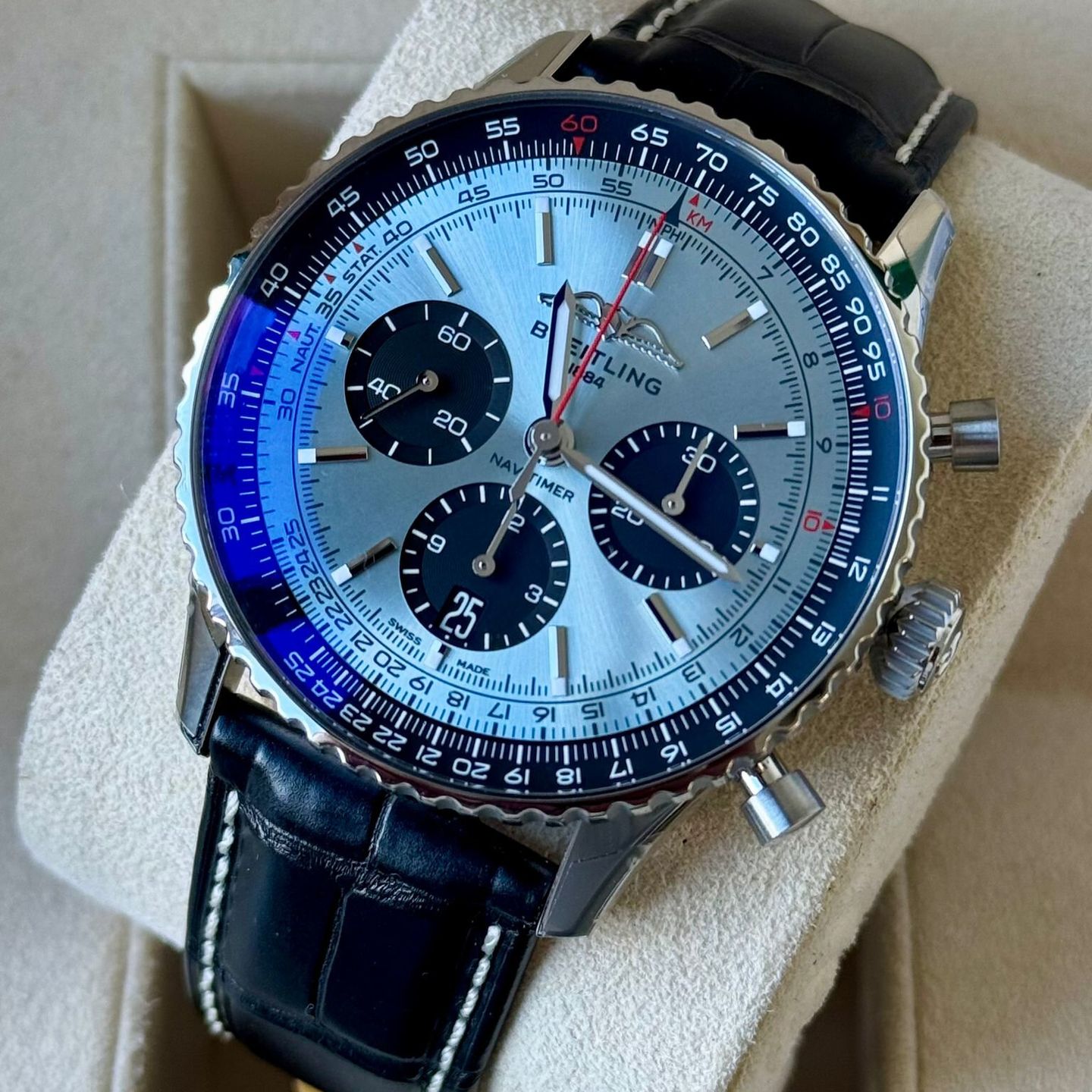 Breitling Navitimer 1 B01 Chronograph AB0138241C1P1 (2024) - Blauw wijzerplaat 43mm Staal (3/7)