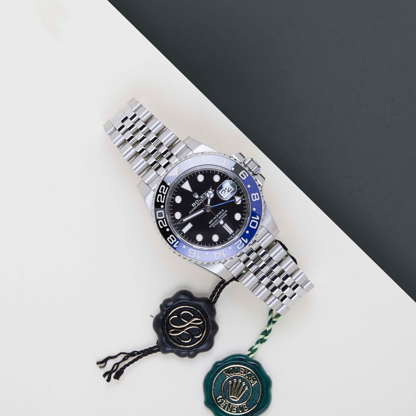 Rolex GMT-Master II 126710BLNR (2020) - Black dial 40 mm Steel case (2/8)