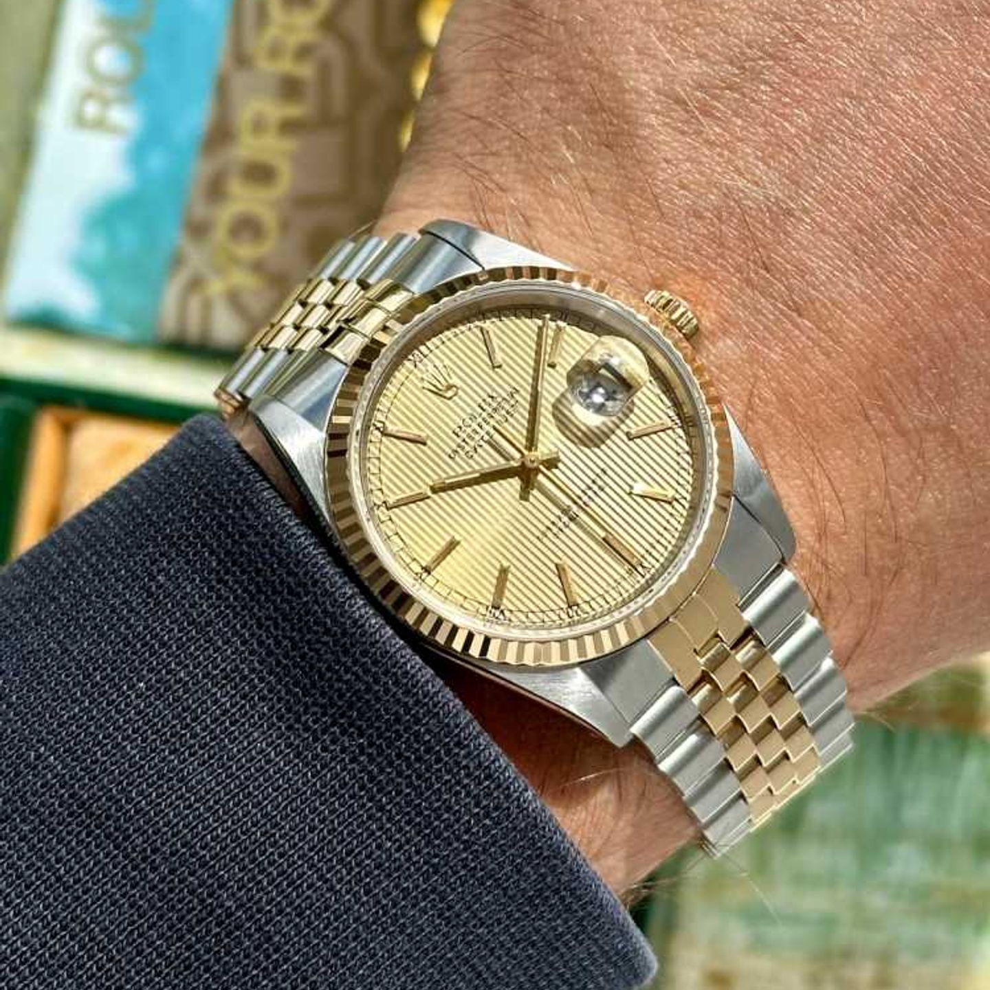 Rolex Datejust 36 16233 (1988) - Gold dial 36 mm Gold/Steel case (5/8)