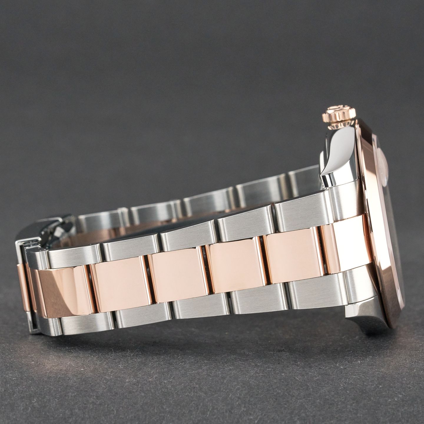 Rolex Datejust 41 126301 (2025) - Pink dial 41 mm Gold/Steel case (6/8)