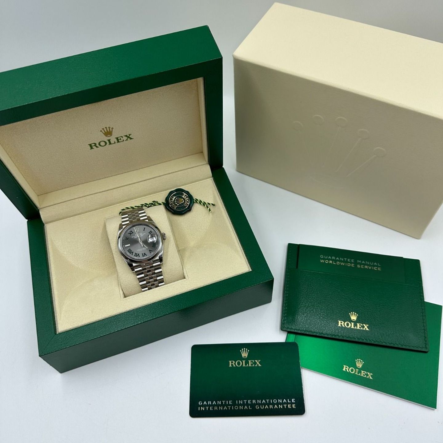 Rolex Datejust 36 126200 (2024) - Grijs wijzerplaat 36mm Staal (2/8)