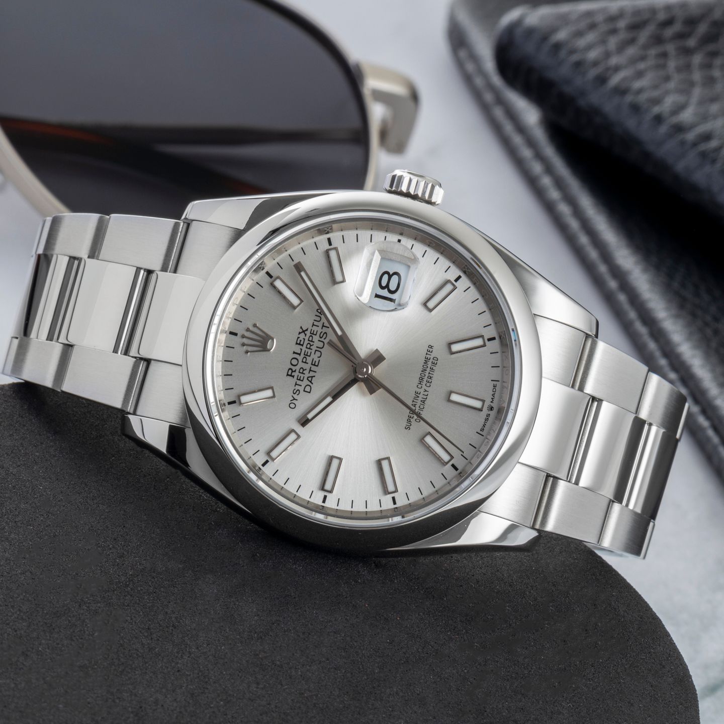 Rolex Datejust 36 126200 (Unknown (random serial)) - Silver dial 36 mm Steel case (2/8)