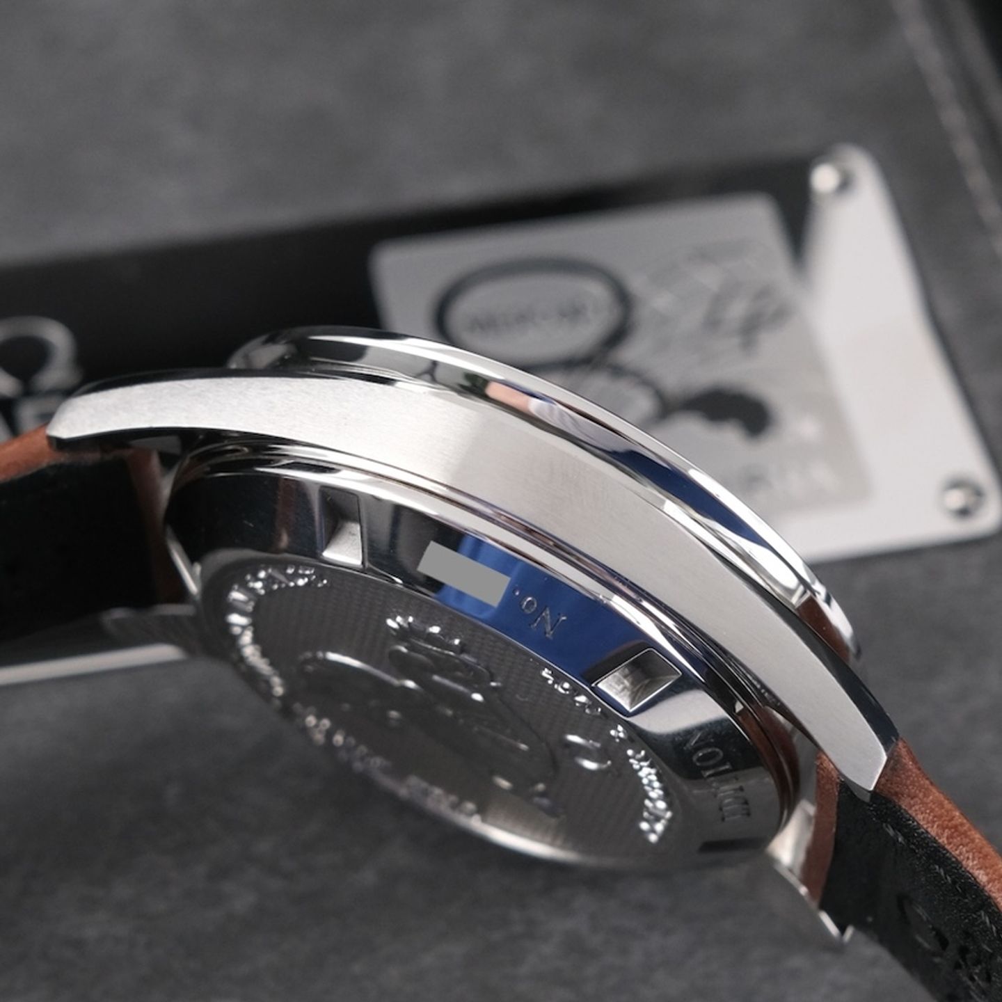 Omega Speedmaster Professional Moonwatch 311.32.40.30.01.001 (2020) - Black dial 40 mm Steel case (6/8)