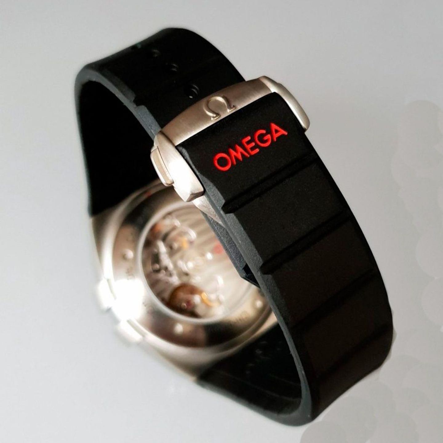 Omega Constellation Double Eagle 121.32.44.52.01.001 (2025) - Black dial 44 mm Steel case (8/8)