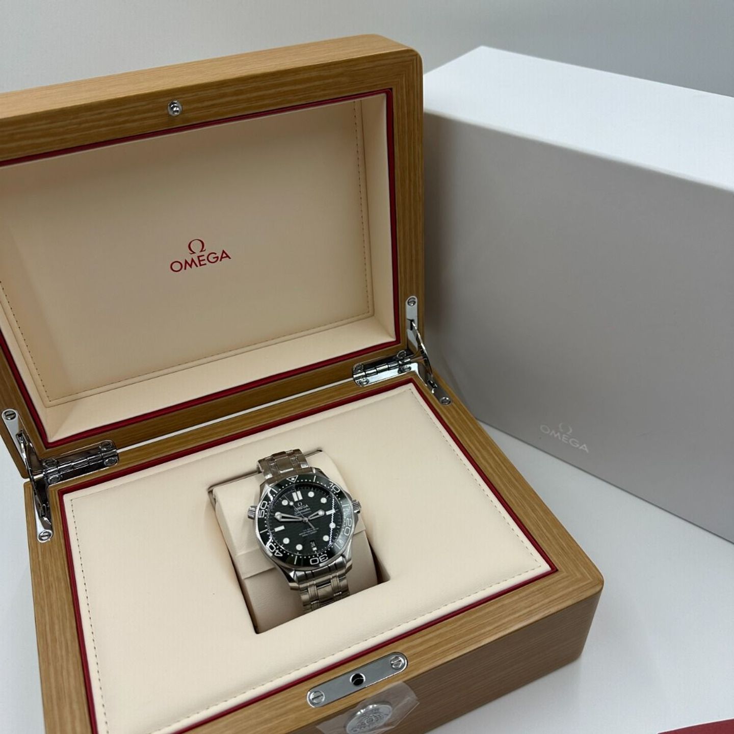 Omega Seamaster Diver 300 M 210.30.42.20.10.001 - (3/8)