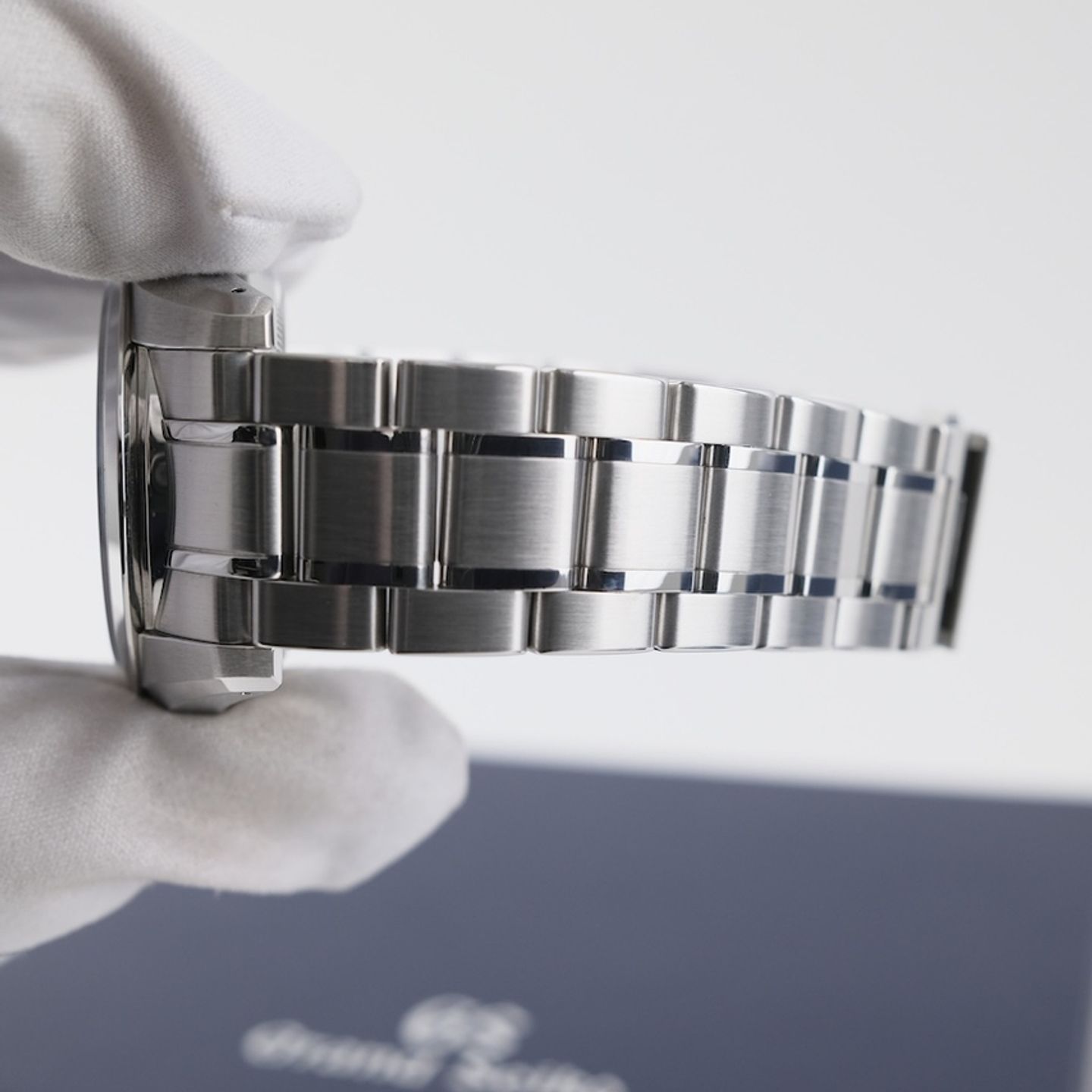 Grand Seiko Heritage Collection SBGR325G (2025) - Blue dial 38 mm Steel case (8/8)