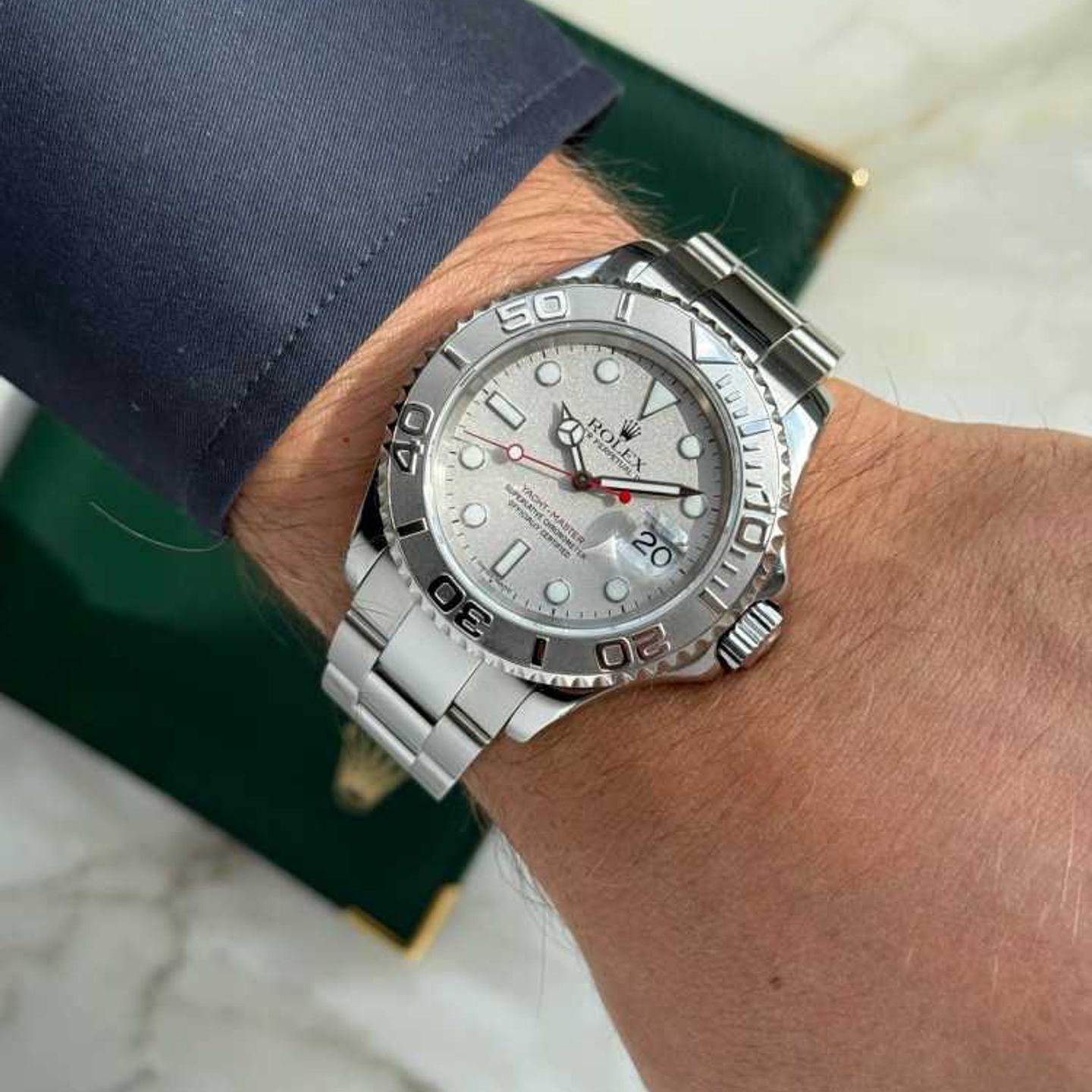 Rolex Yacht-Master 40 16622 (2000) - Zilver wijzerplaat 40mm Staal (2/8)