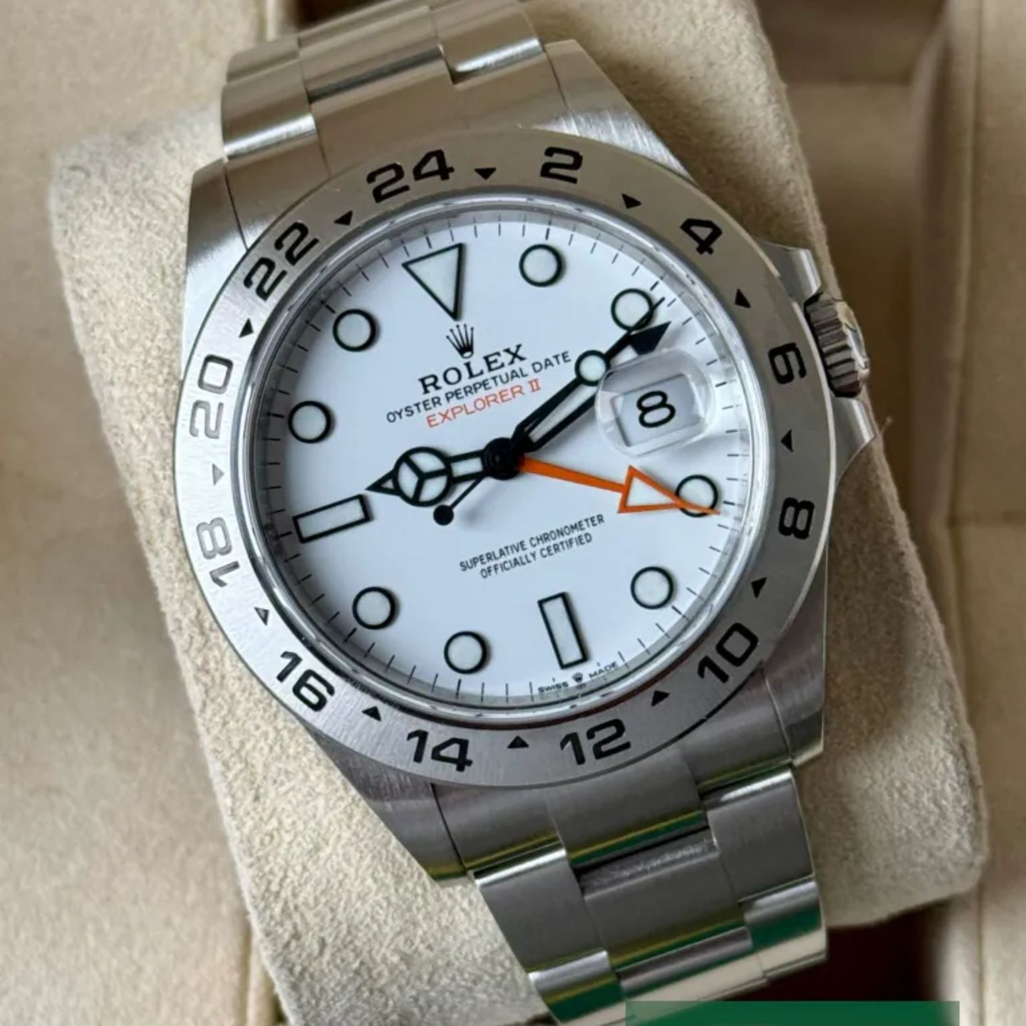 Rolex Explorer II 226570 (2022) - White dial 42 mm Steel case (1/7)