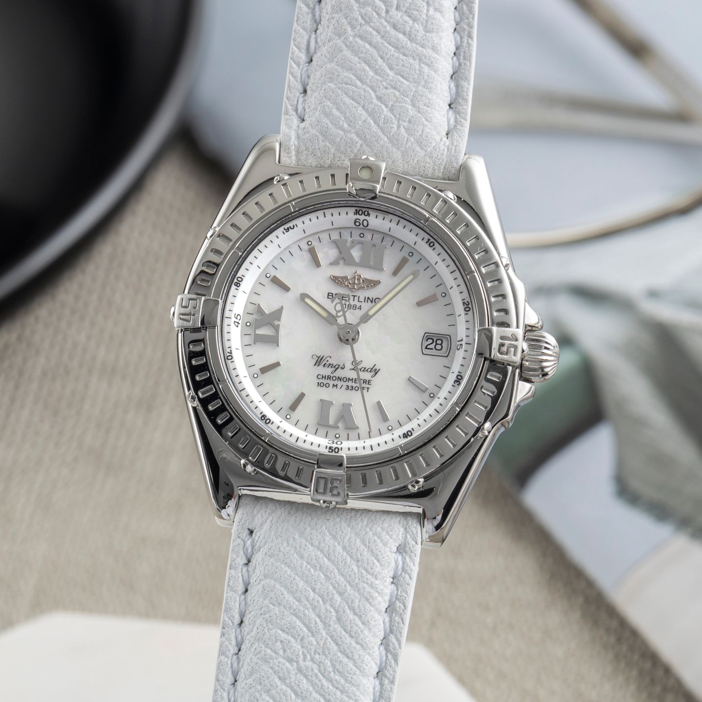Breitling Wings Lady A67350 (2001) - White dial 31 mm Steel case (3/8)