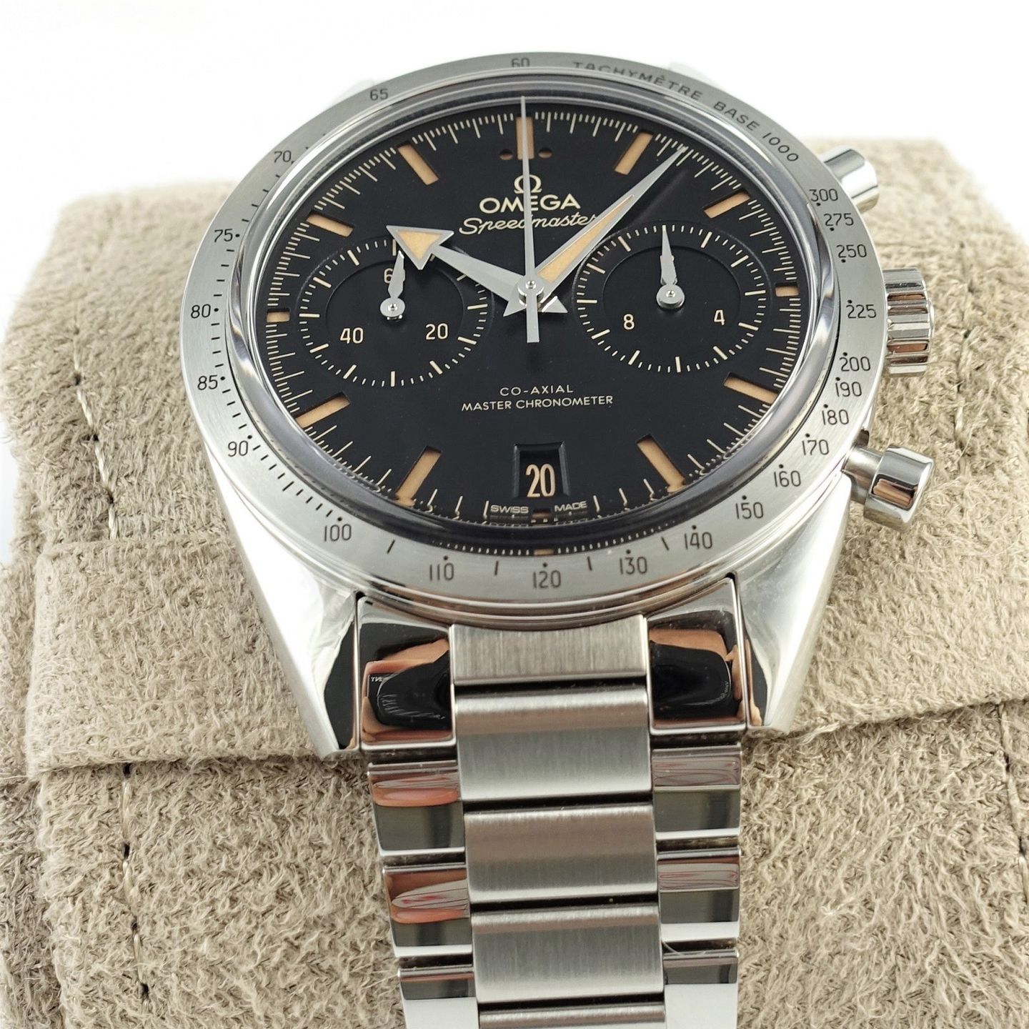 Omega Speedmaster '57 332.10.41.51.01.001 (2024) - Black dial 41 mm Steel case (2/8)