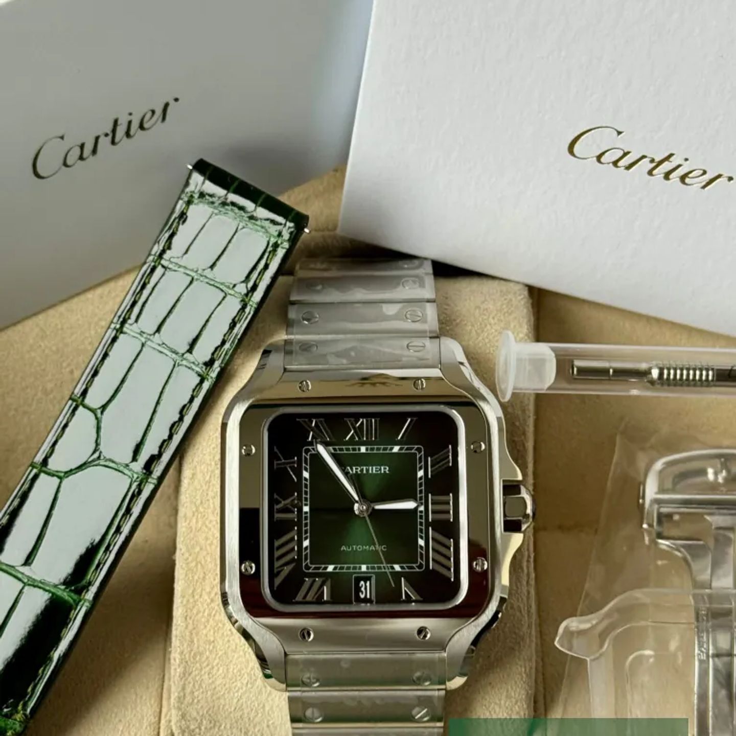 Cartier Santos WSSA0062 (2026) - Green dial 40 mm Steel case (7/7)