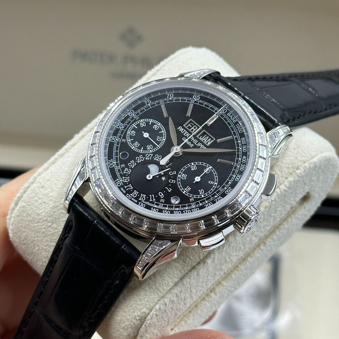 Patek Philippe Perpetual Calendar Chronograph 5271P-010 - (6/8)