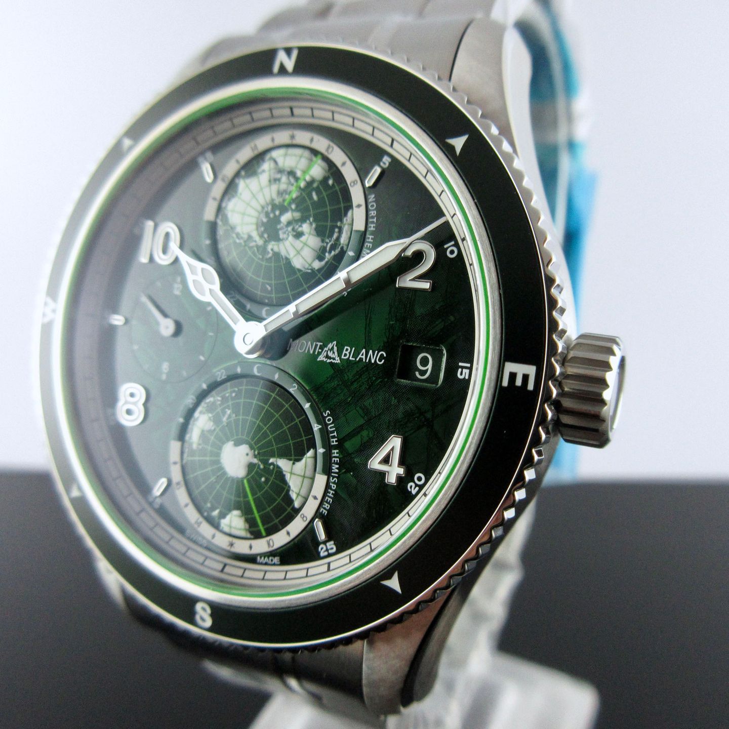 Montblanc 1858 133303 (2024) - Green dial 42 mm Steel case (3/8)