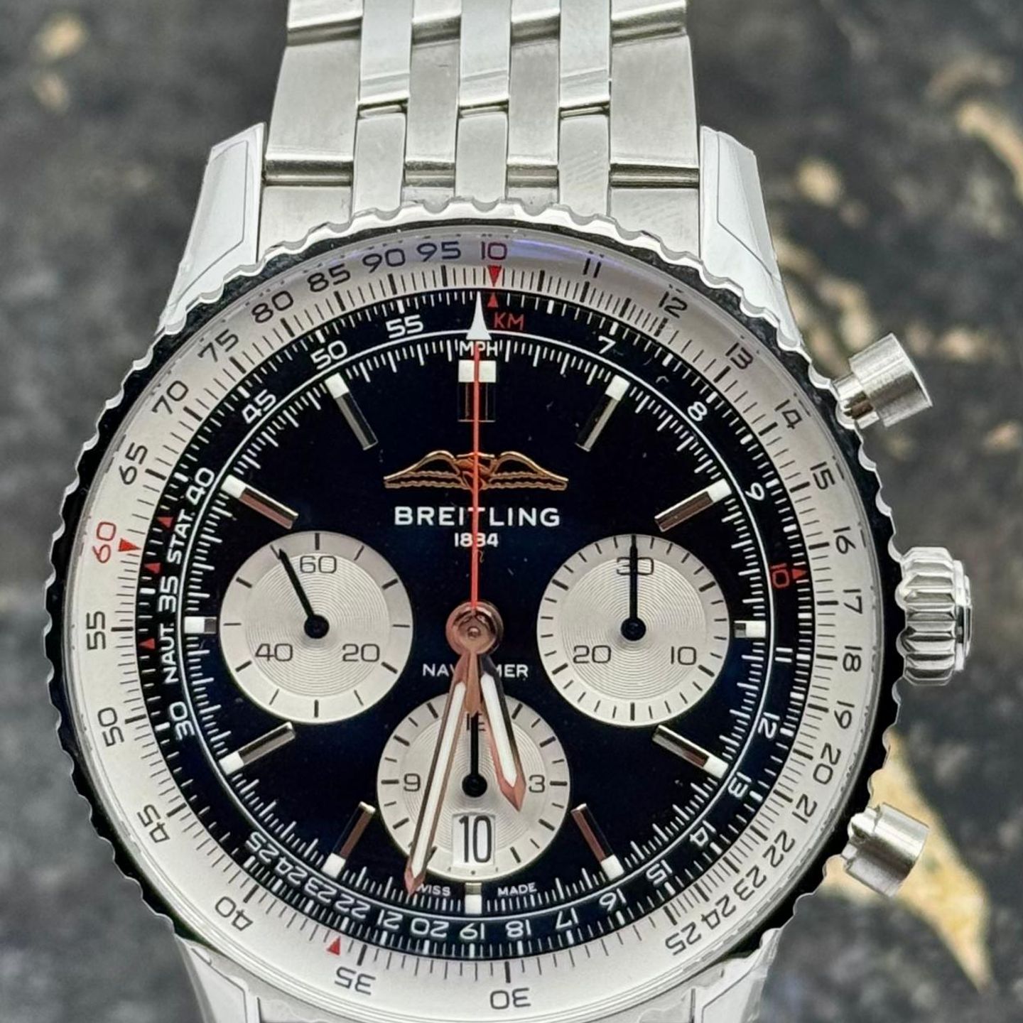Breitling Navitimer 1 B01 Chronograph AB0138211B1A1 (2026) - Zwart wijzerplaat 43mm Staal (2/8)