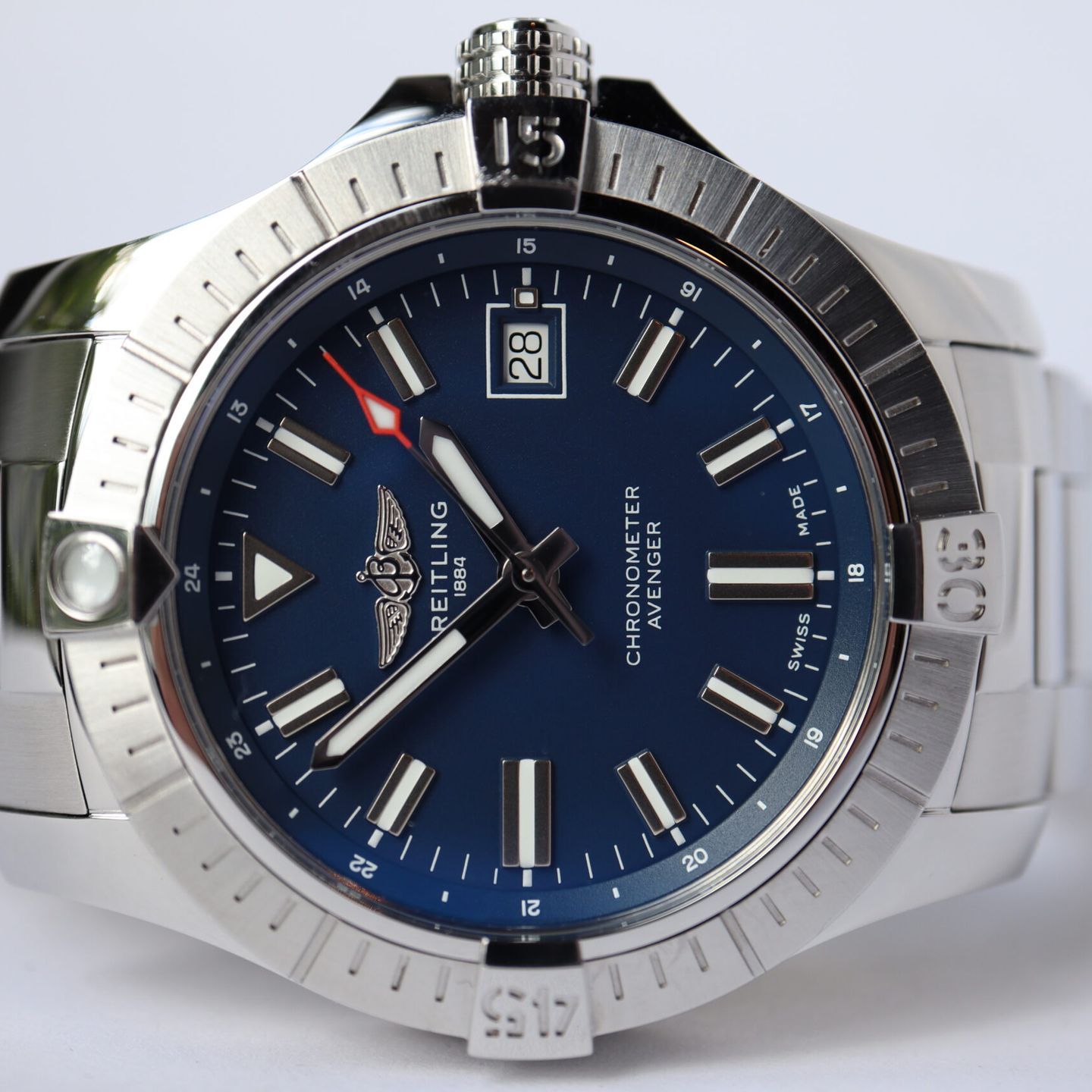 Breitling Avenger A17318 - (2/8)