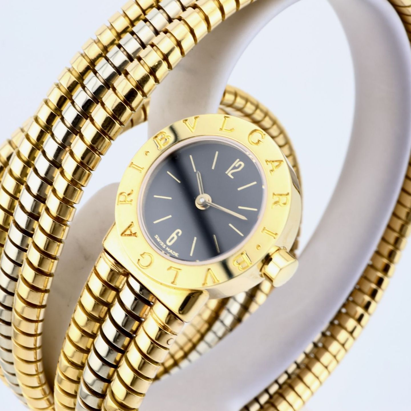 Bulgari Serpenti BB 19 1T (Unknown (random serial)) - Black dial 19 mm Yellow Gold case (3/6)