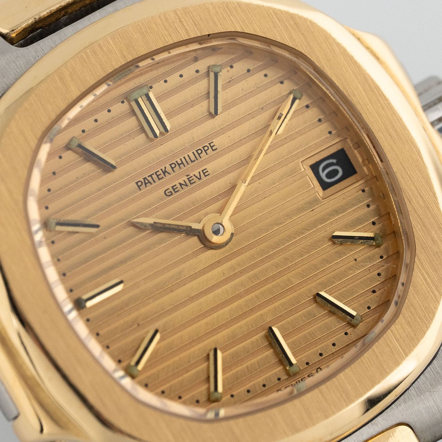 Patek Philippe Nautilus 4700/001 - (3/8)