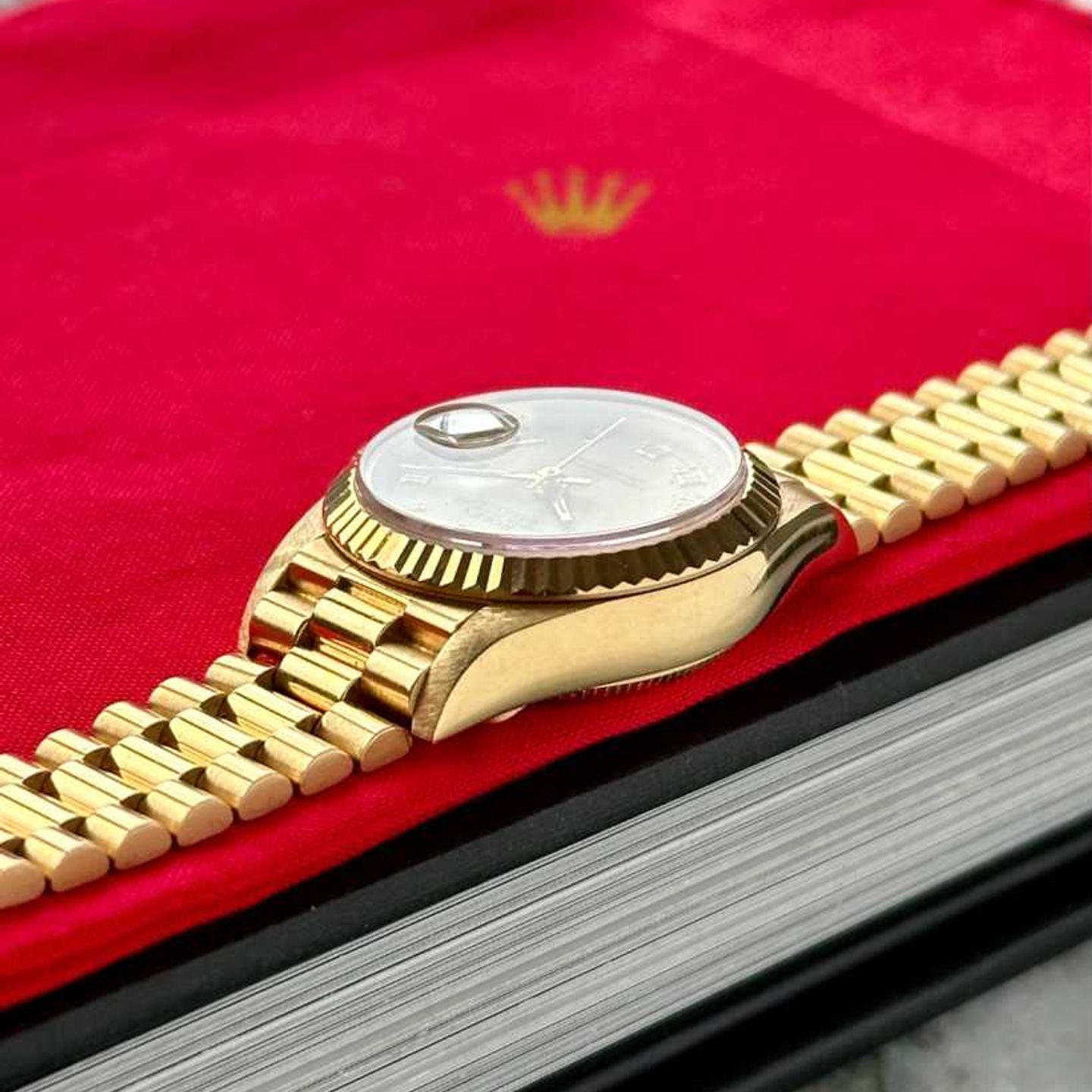 Rolex Lady-Datejust 69178 (1996) - Gold dial 26 mm Yellow Gold case (6/8)