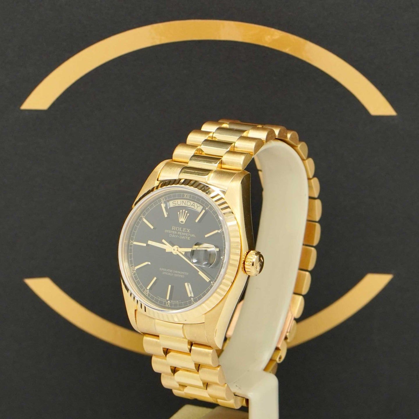 Rolex Day-Date 36 18038 (1986) - Black dial 36 mm Yellow Gold case (2/7)