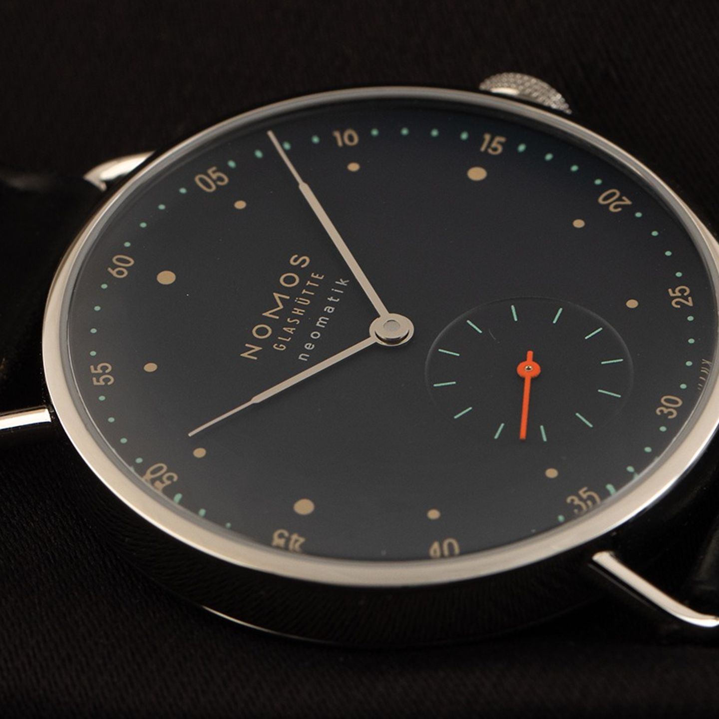 NOMOS Metro Neomatik 1110 (2024) - Blue dial 35 mm Steel case (3/7)