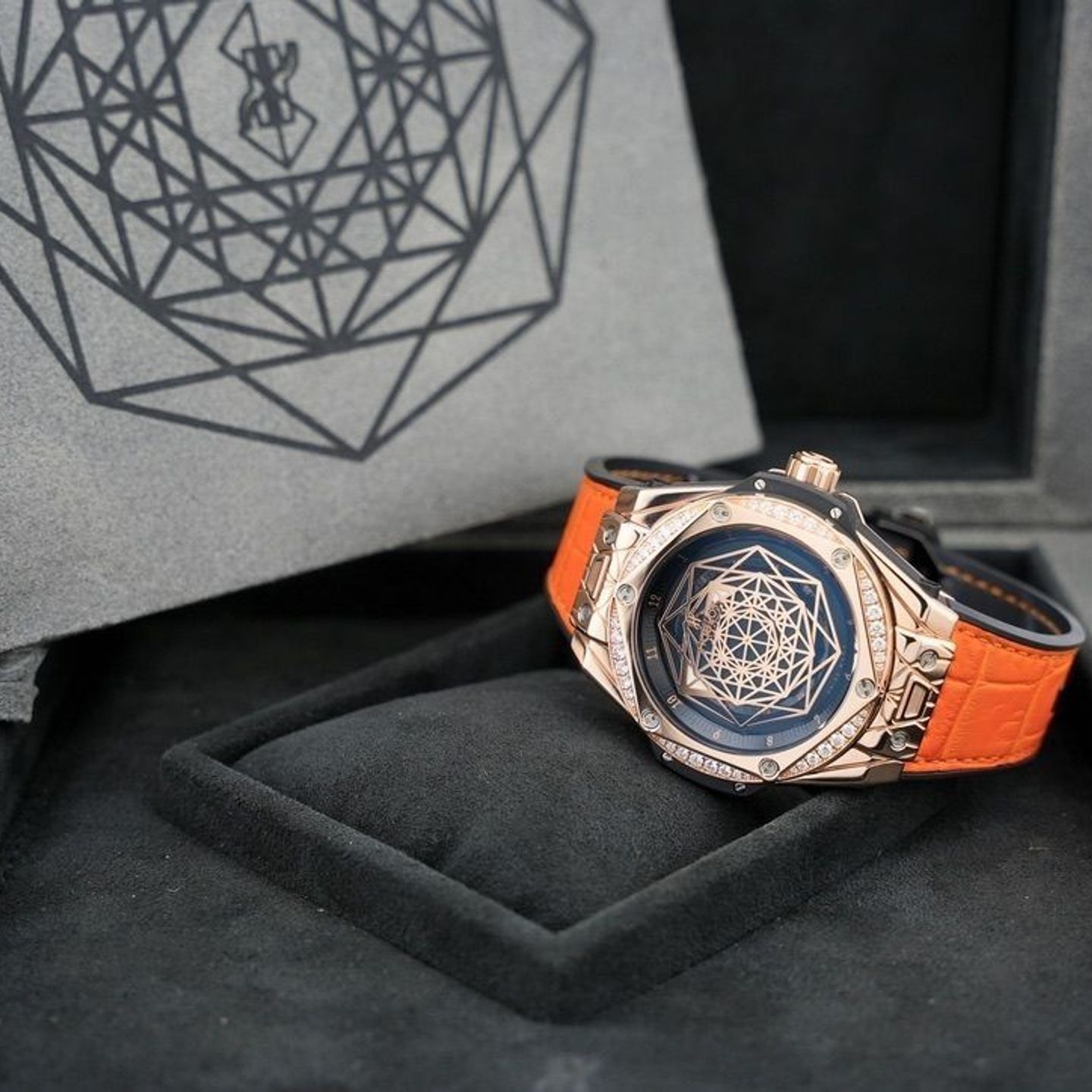 Hublot Big Bang Sang Bleu 465.OS.1118.VR.1204.MXM17 (2019) - Zwart wijzerplaat 39mm Roségoud (2/2)