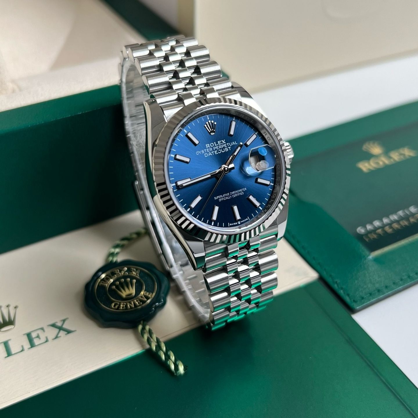 Rolex Datejust 36 126234 (2025) - Blauw wijzerplaat 36mm Staal (2/8)