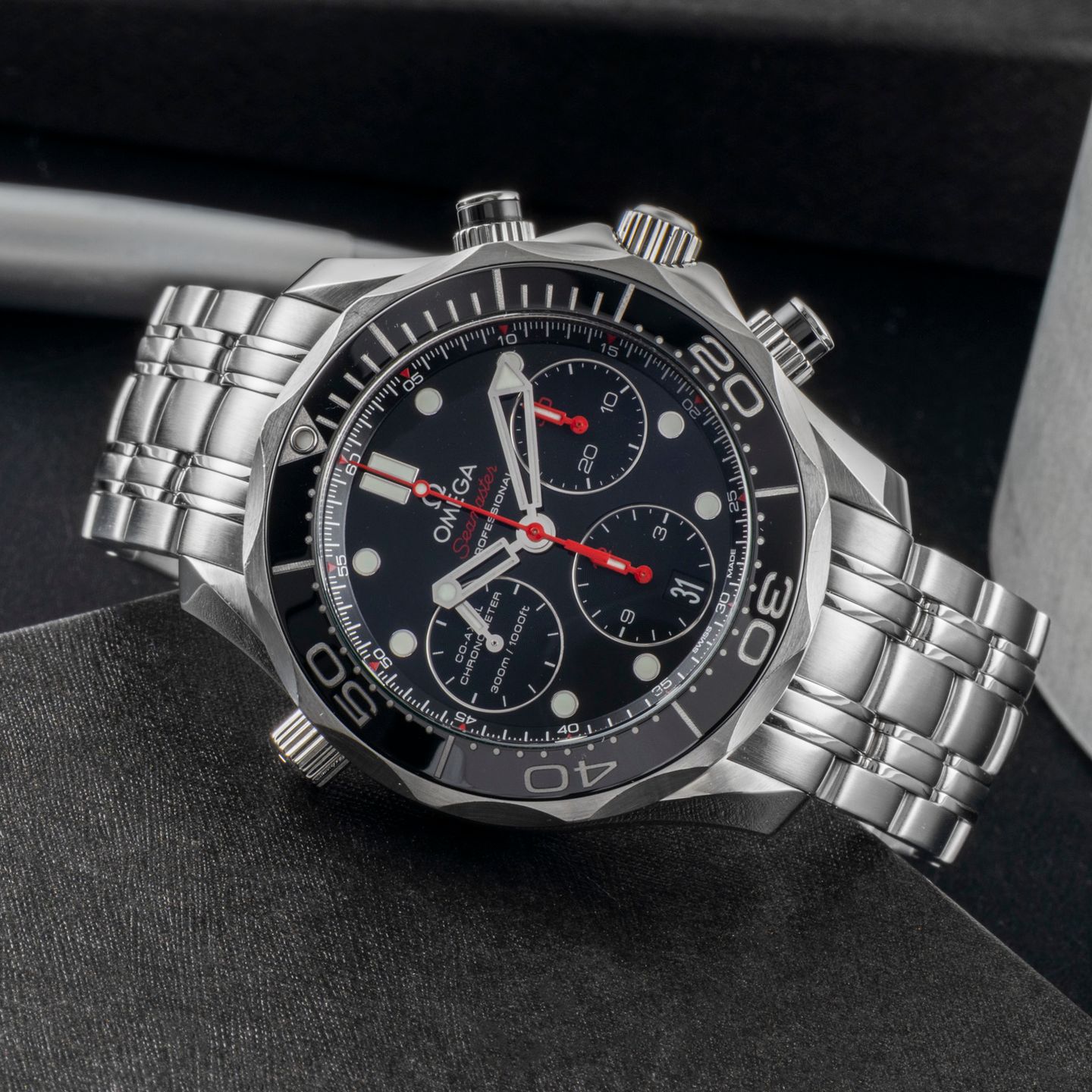 Omega Seamaster Diver 300 M 212.30.42.50.01.001 (Unknown (random serial)) - Black dial 42 mm Steel case (2/8)
