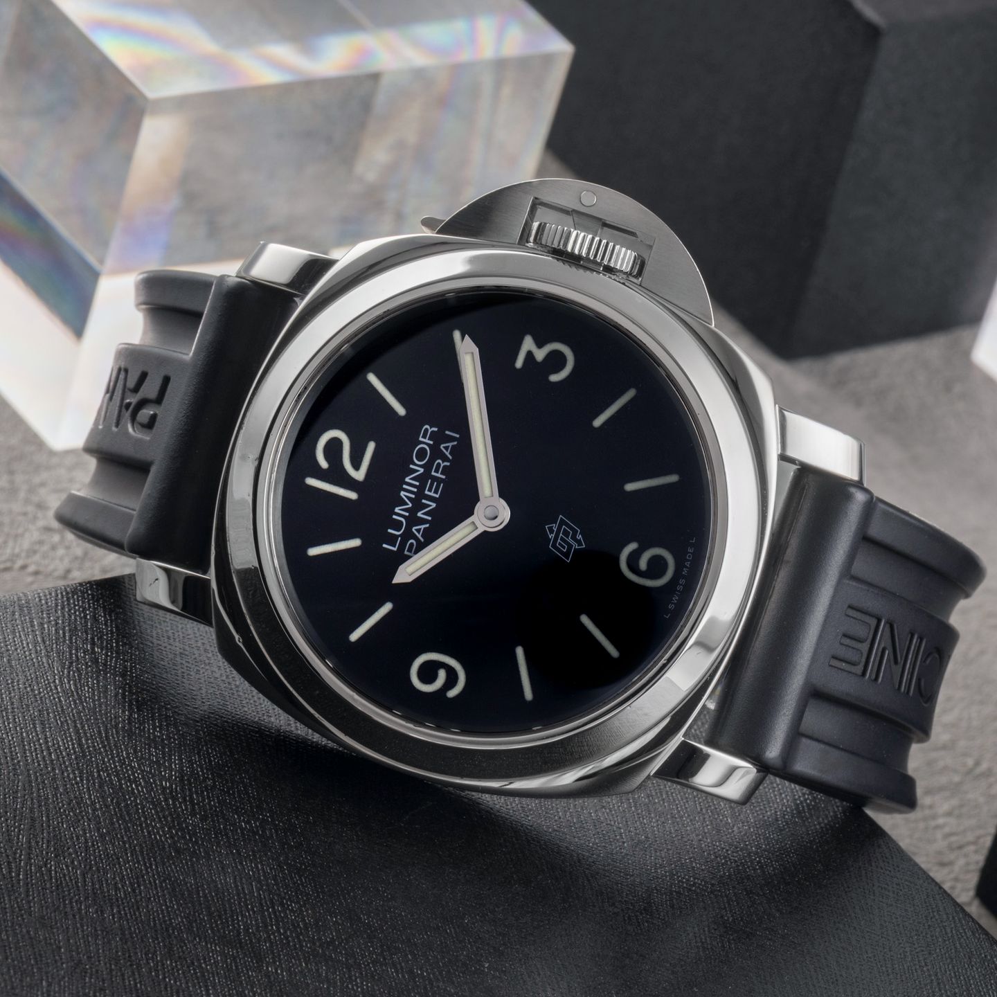 Panerai Luminor Base Logo PAM01086 (Unknown (random serial)) - Black dial 44 mm Steel case (2/8)