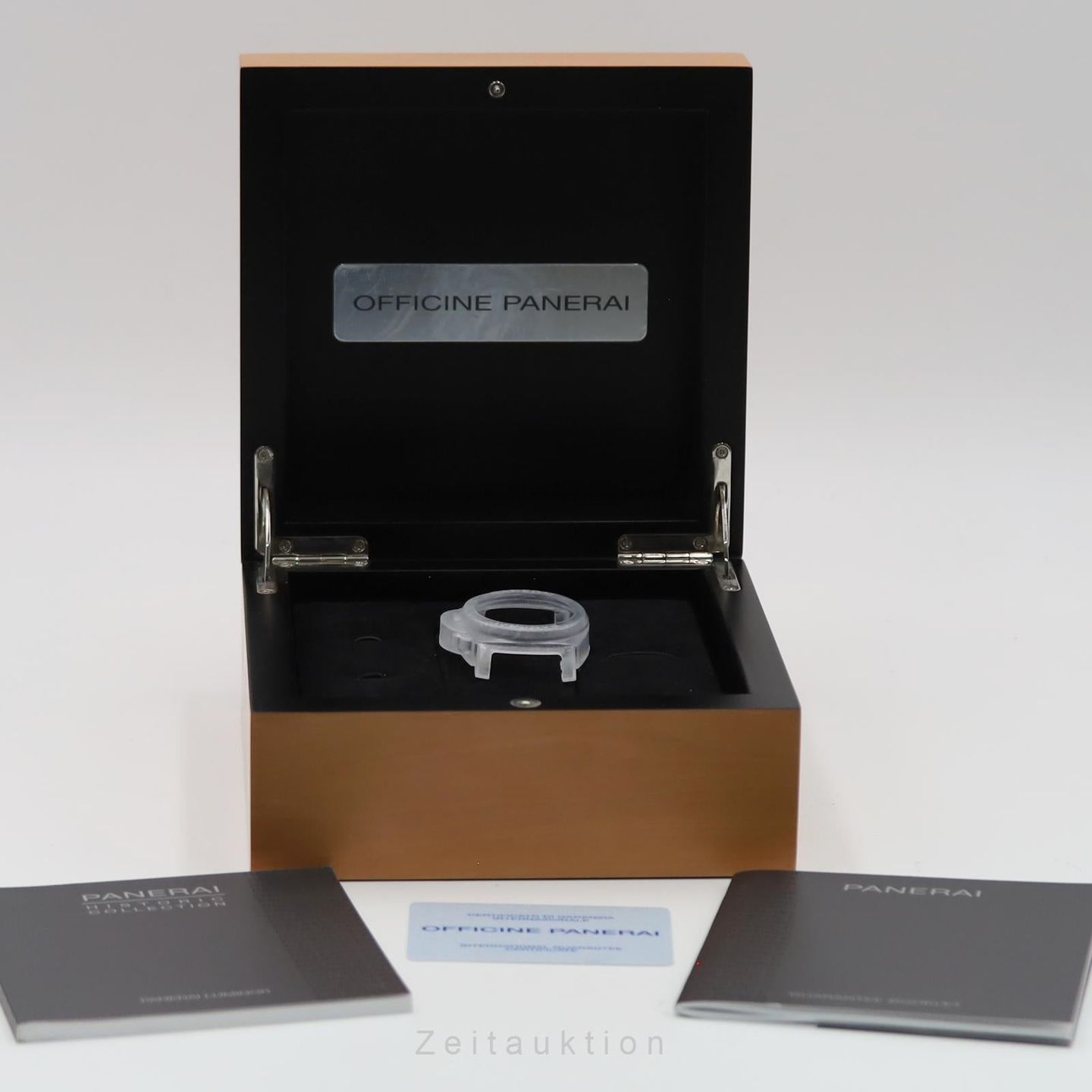 Panerai Luminor Base PAM00112 (2007) - Black dial 44 mm Steel case (7/8)
