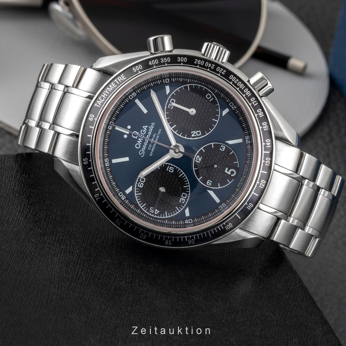 Omega Speedmaster Racing 326.30.40.50.03.001 - (2/8)