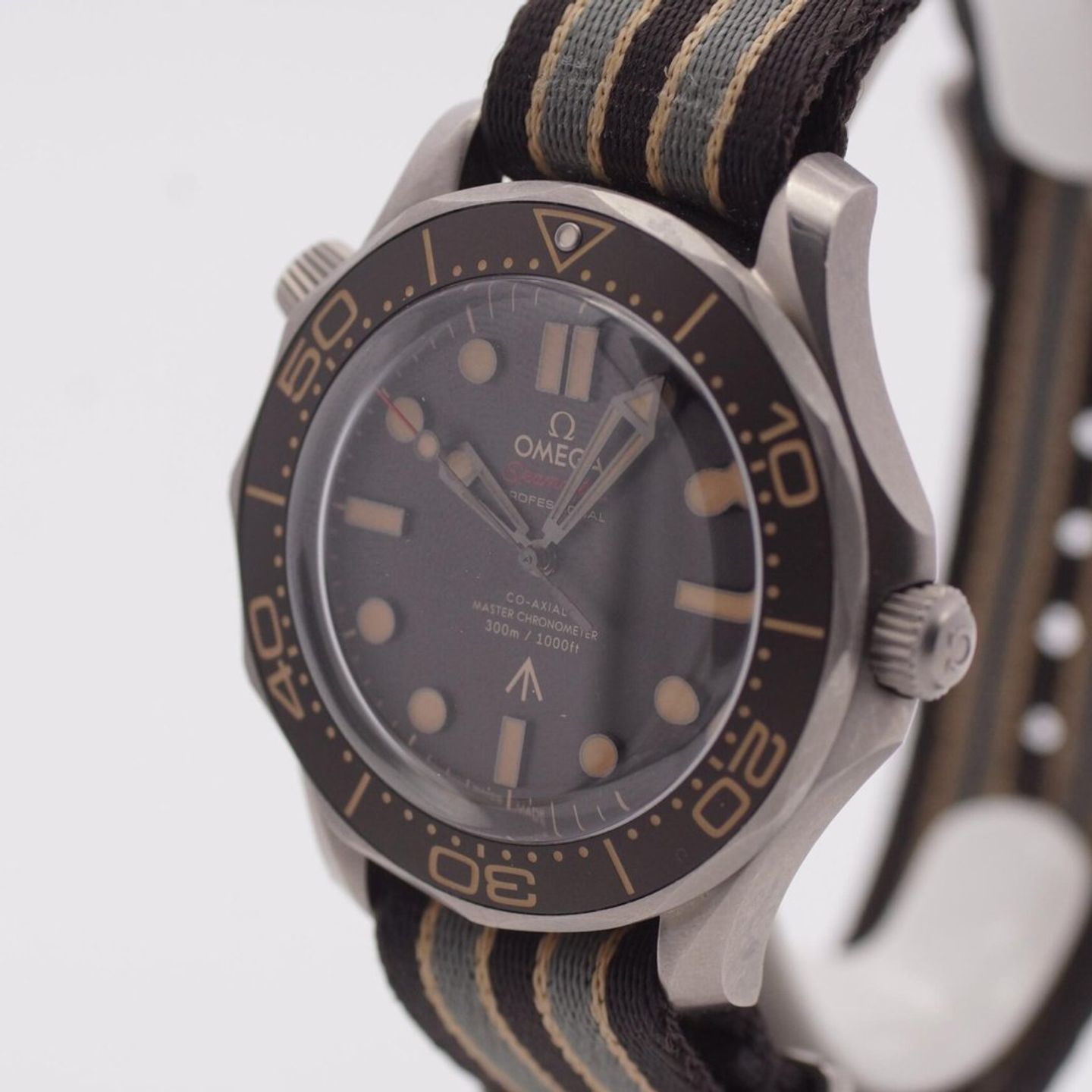 Omega Seamaster Diver 300 M 210.30.42.20.01.002 - (4/8)