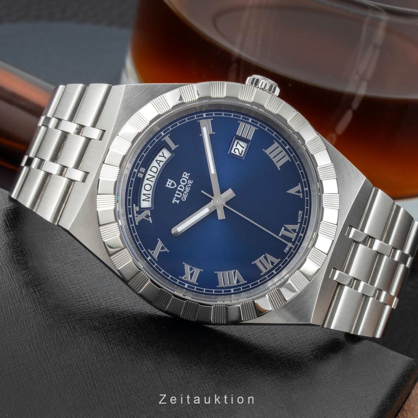 Tudor Royal 28600 (Onbekend (willekeurig serienummer)) - Blauw wijzerplaat 41mm Staal (2/8)