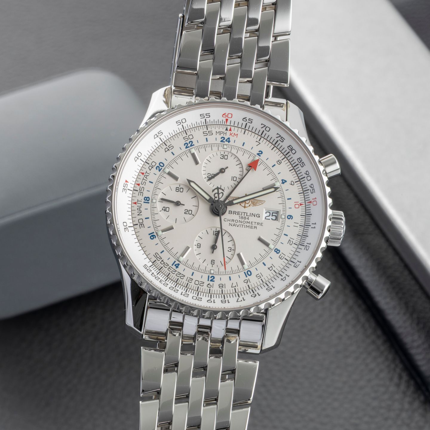 Breitling Navitimer World A24322 - (3/8)