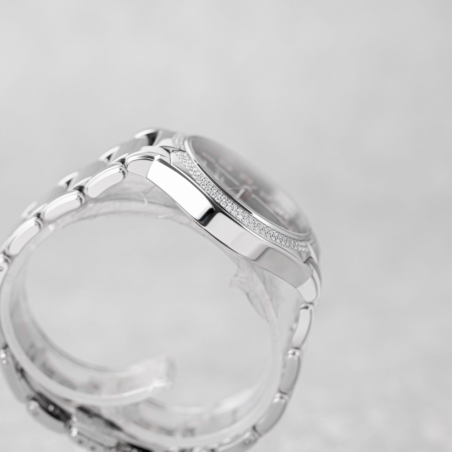 Patek Philippe World Time Chronograph 5935A-001 - (4/8)