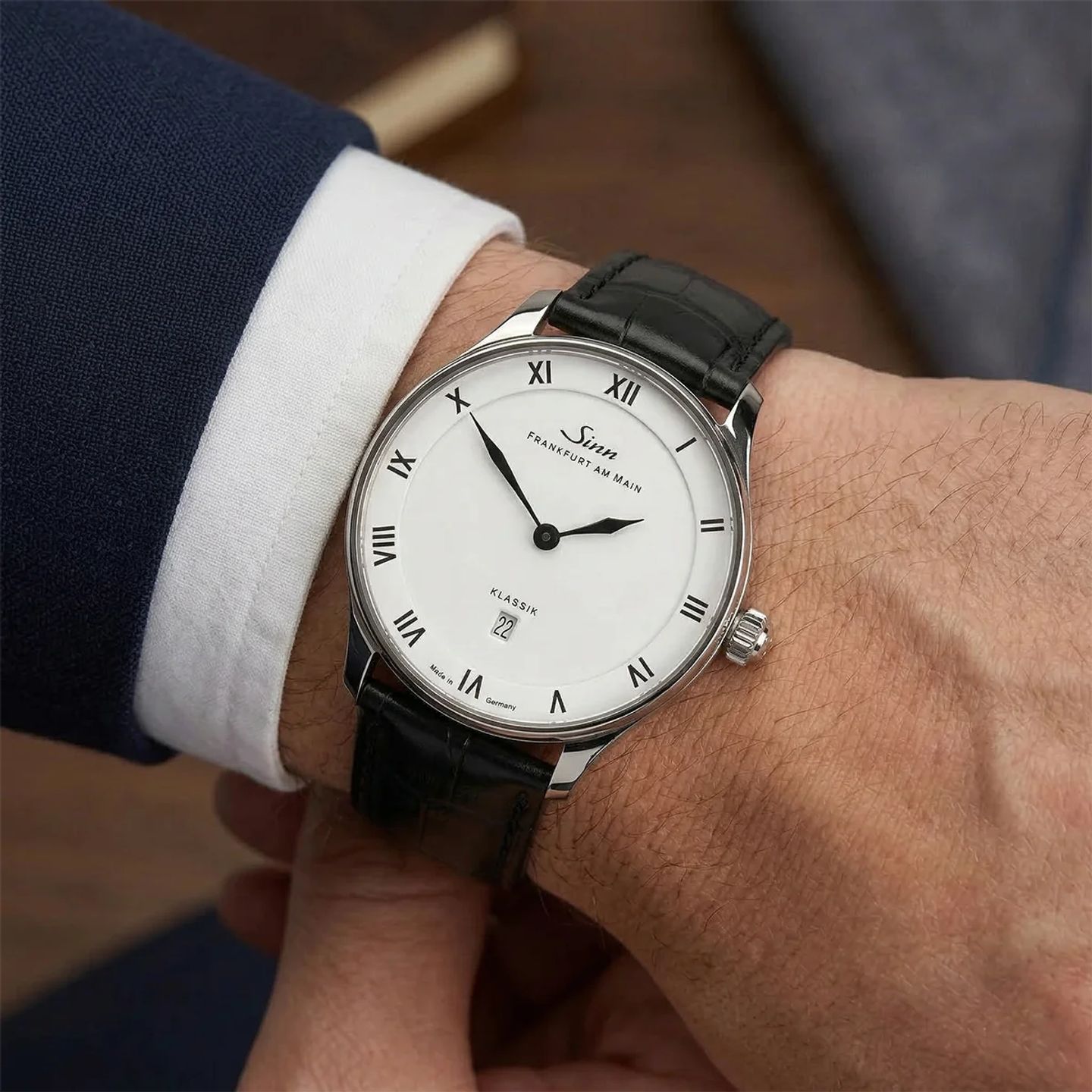 Sinn Unknown 1746.011 (2014) - White dial 42 mm Steel case (2/8)