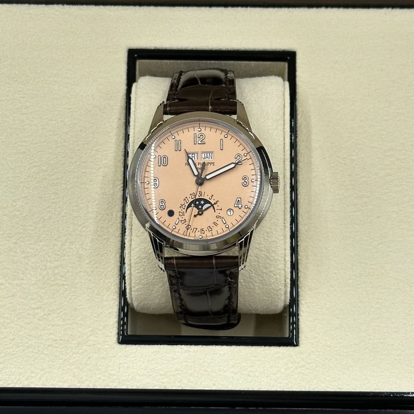 Patek Philippe Perpetual Calendar 5320G-011 (2024) - Pink dial 40 mm White Gold case (5/8)