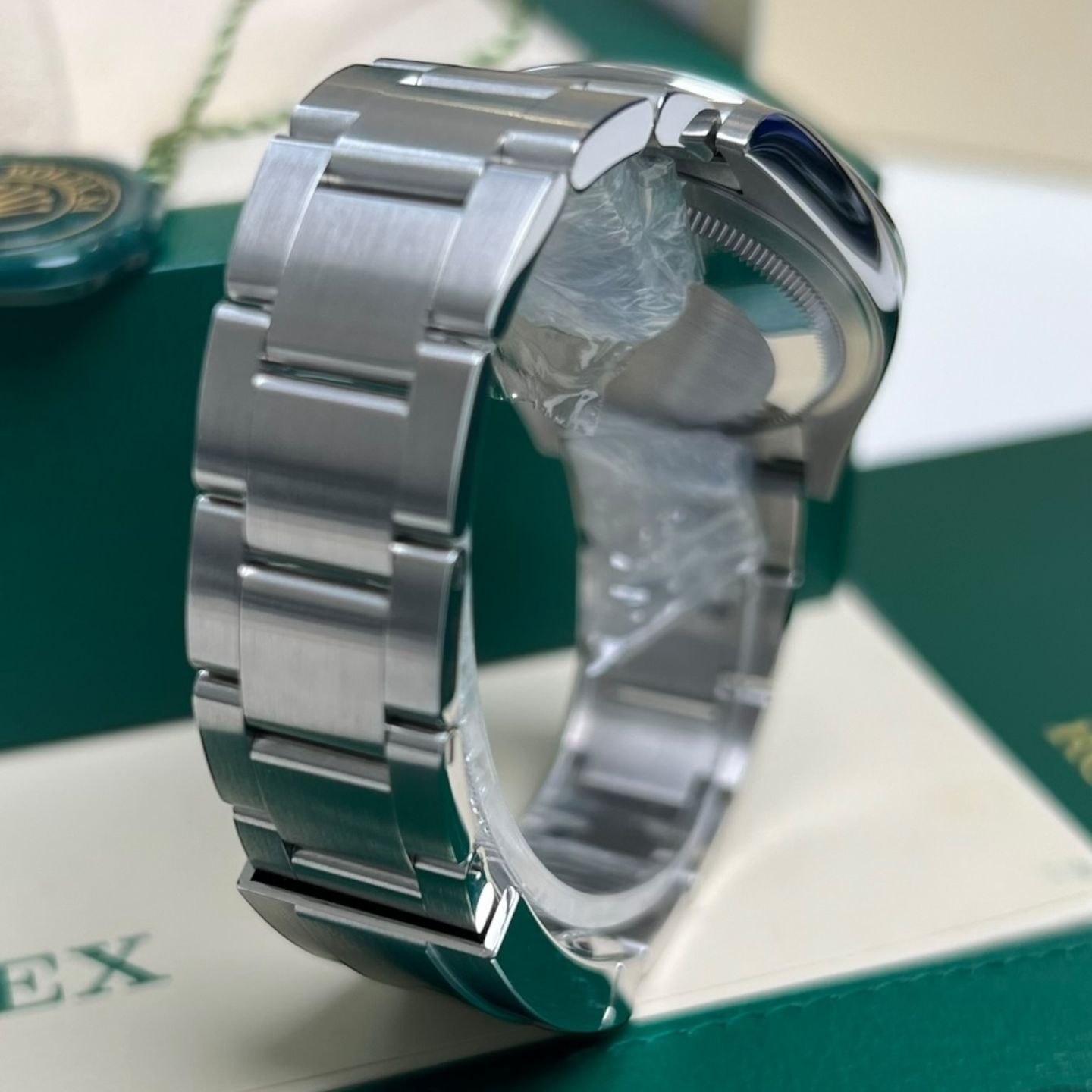 Rolex Oyster Perpetual 36 126000 (2023) - Rood wijzerplaat 36mm Staal (5/5)