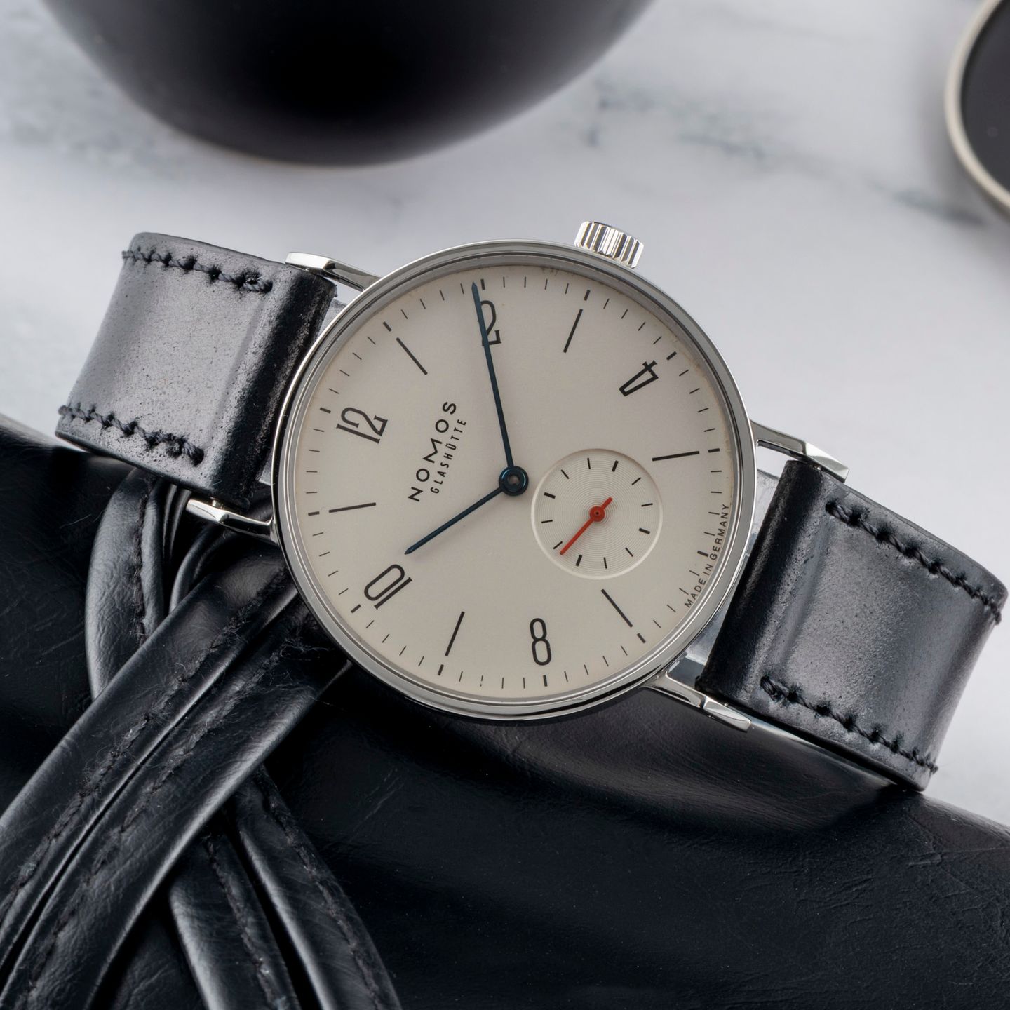 NOMOS Tangente 33 122.S1 (2009) - Wit wijzerplaat 33mm Staal (2/8)