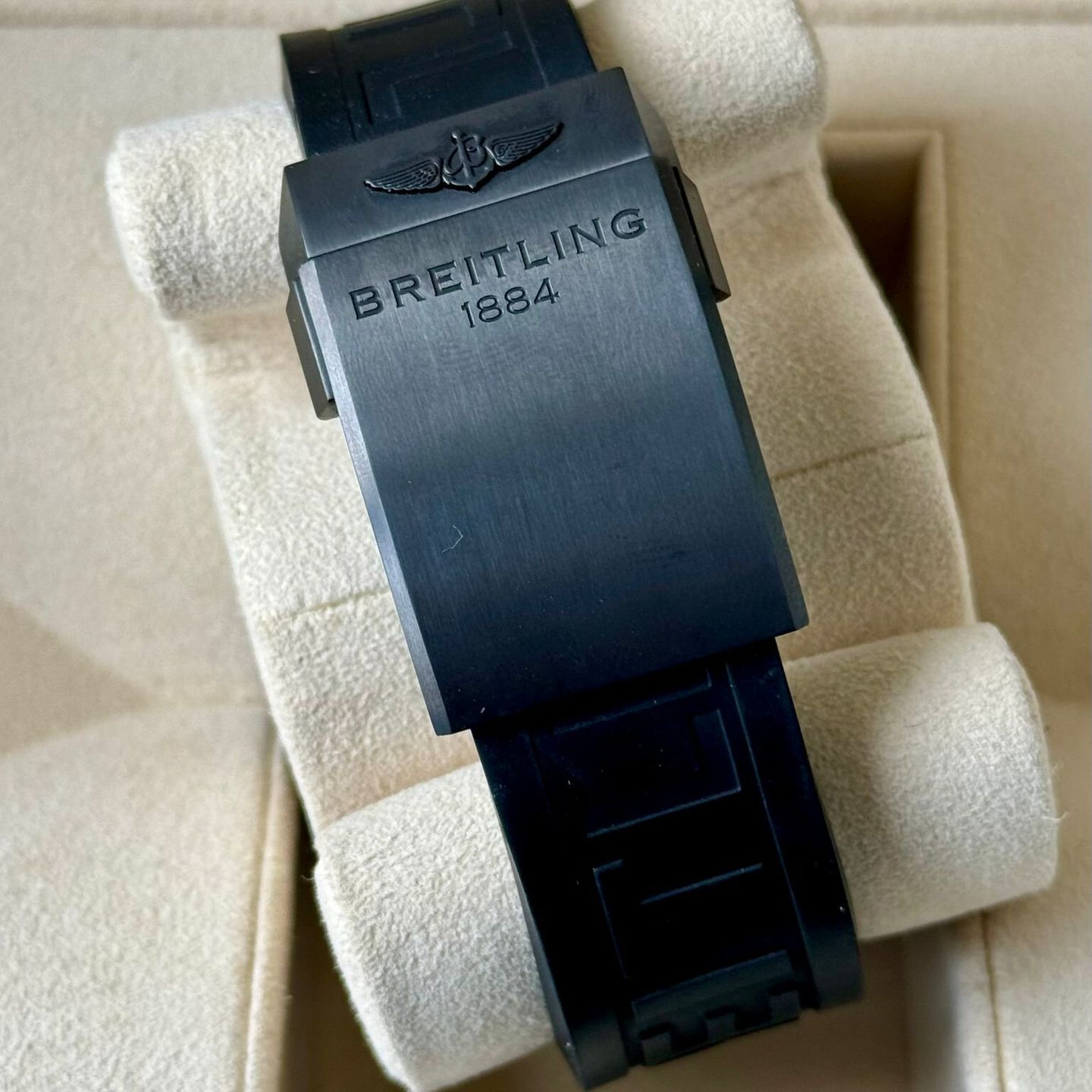 Breitling Chronomat 44 Blacksteel MB01109L.BD48.153S (2019) - Black dial 44 mm Steel case (6/7)